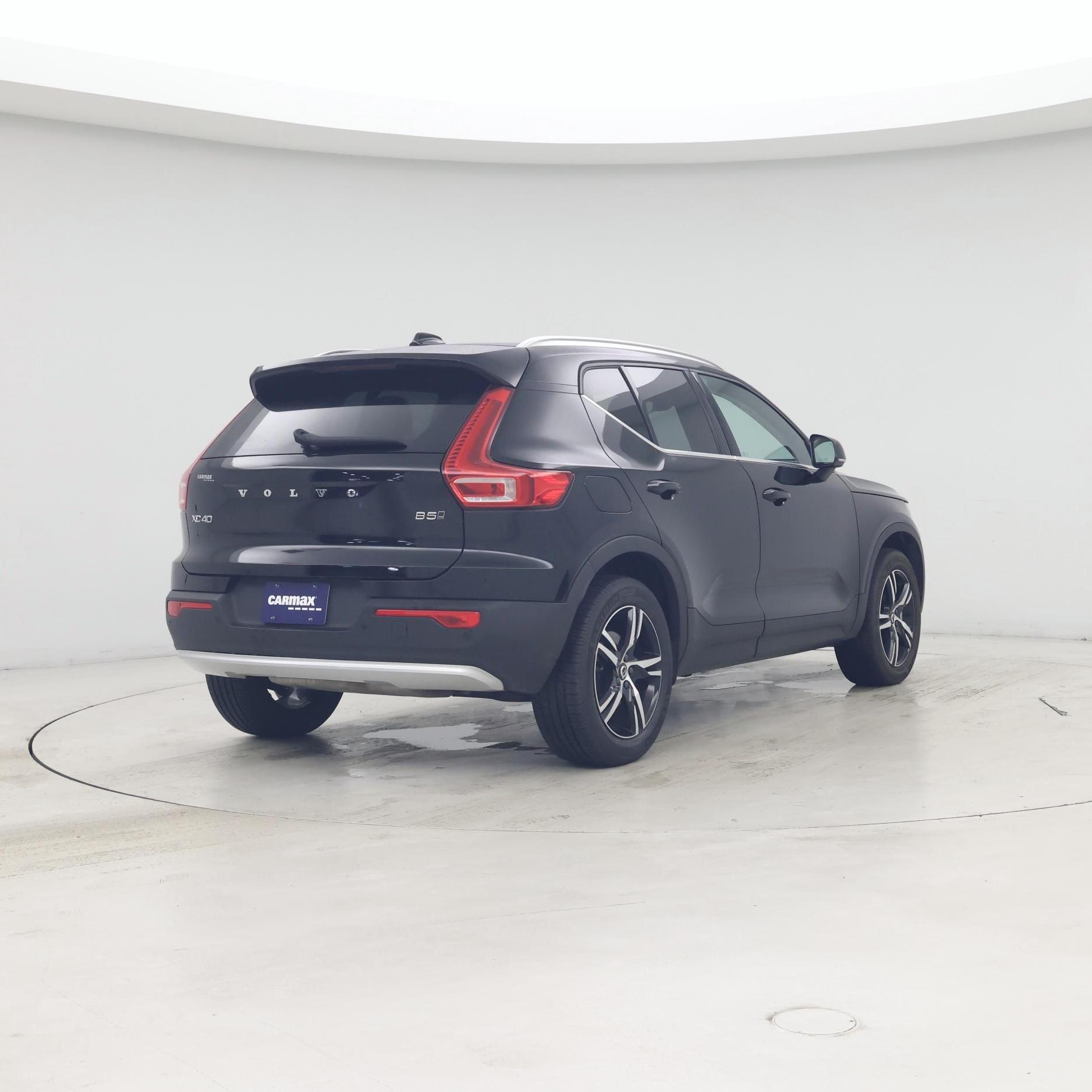 Thumbnail: 2025 Volvo XC40 - 8