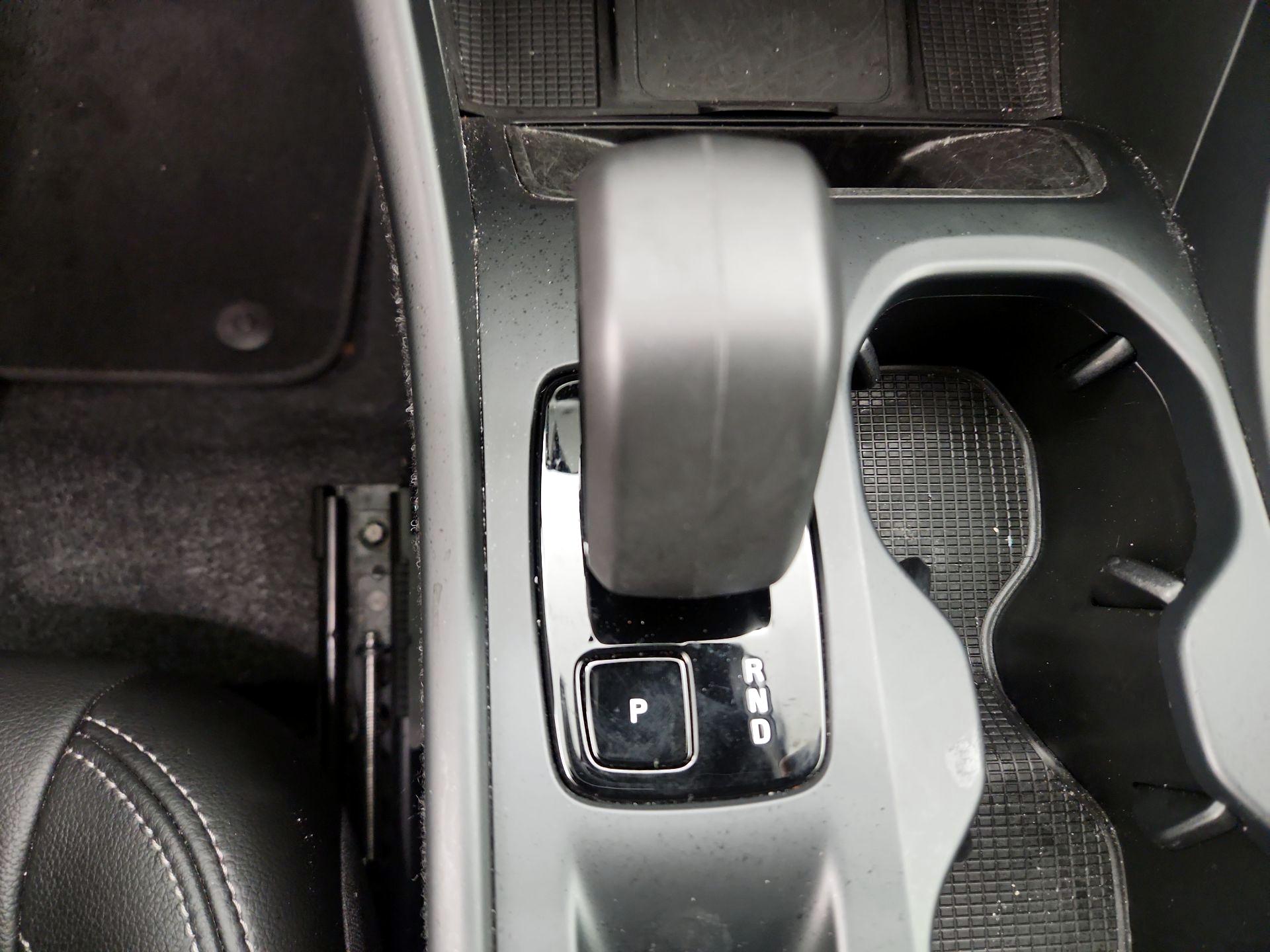 Thumbnail: 2025 Volvo XC40 - 18