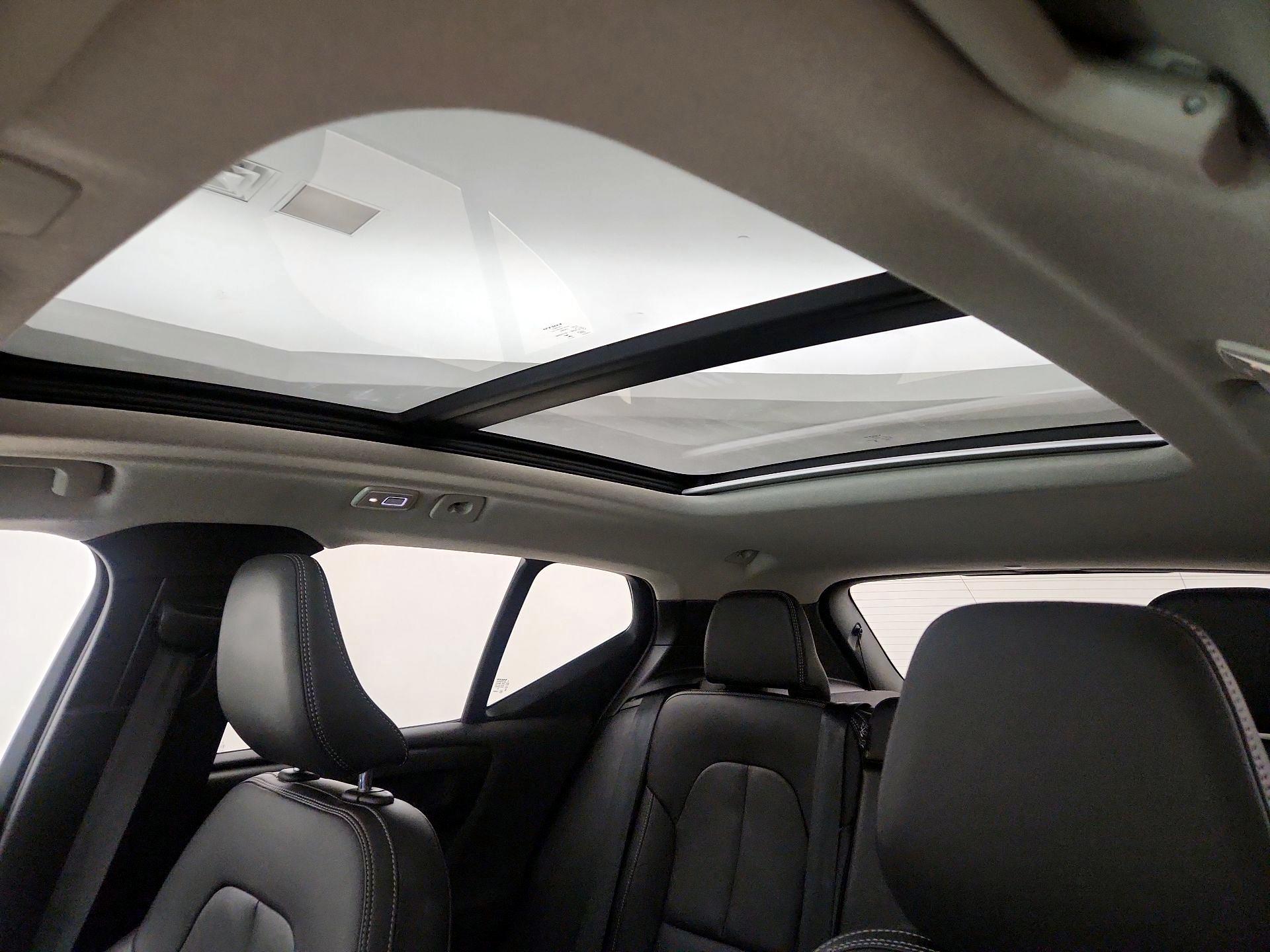 Thumbnail: 2025 Volvo XC40 - 20