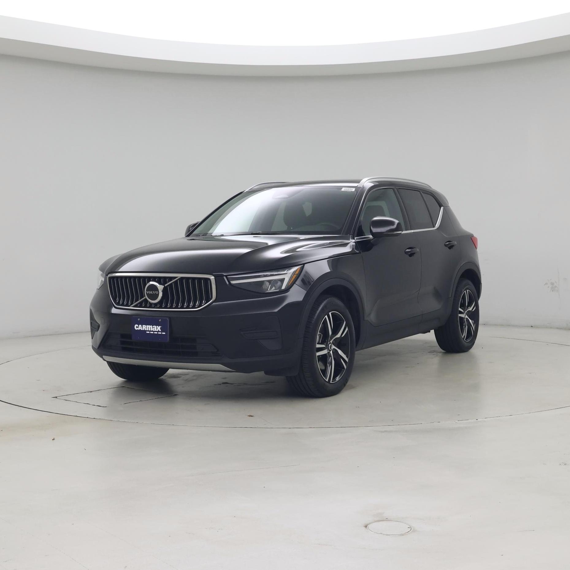 Thumbnail: 2025 Volvo XC40 - 4