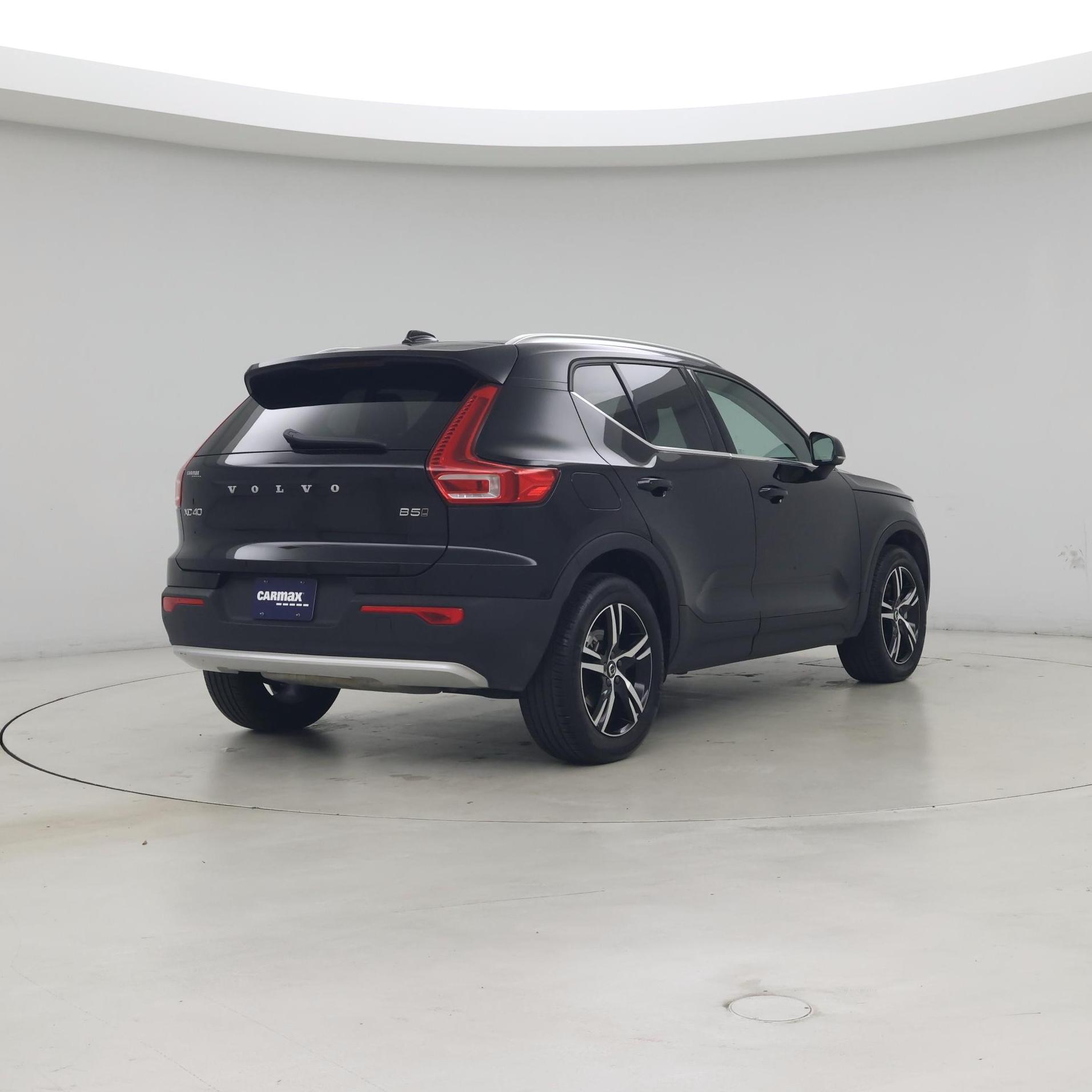 Thumbnail: 2025 Volvo XC40 - 8
