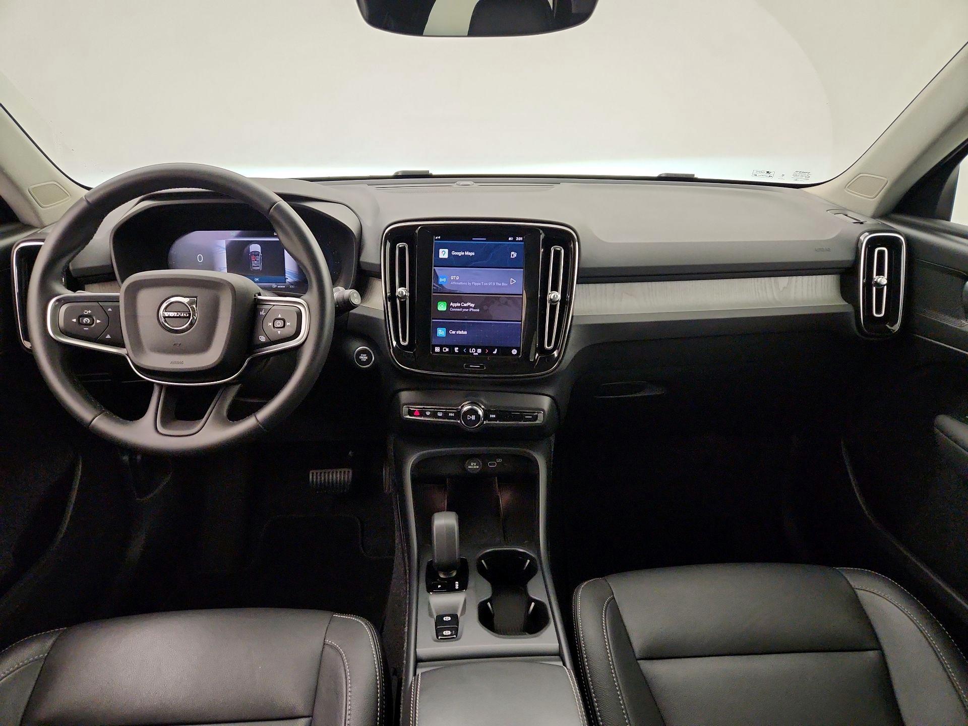 Thumbnail: 2025 Volvo XC40 - 9