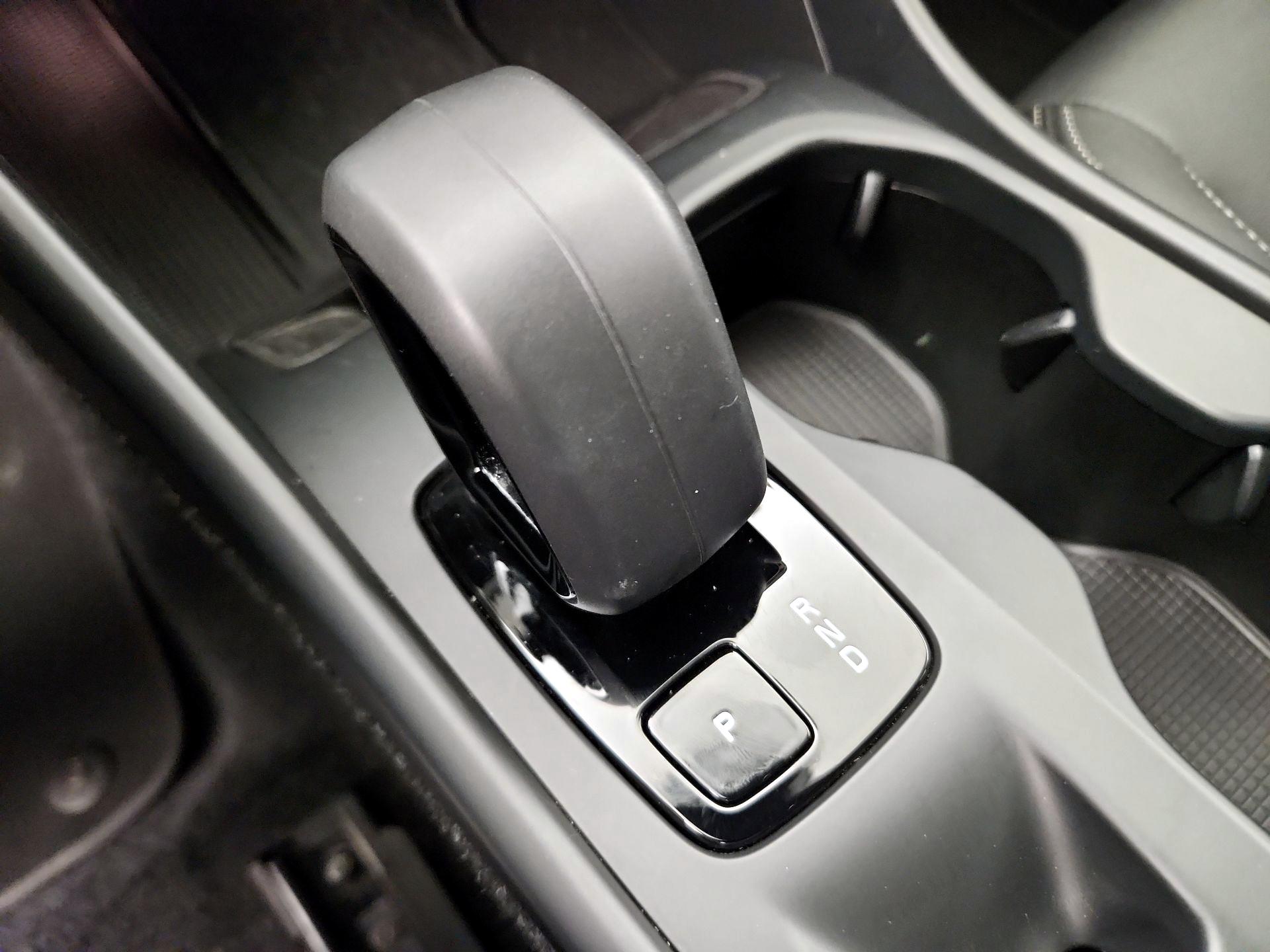 Thumbnail: 2025 Volvo XC40 - 15