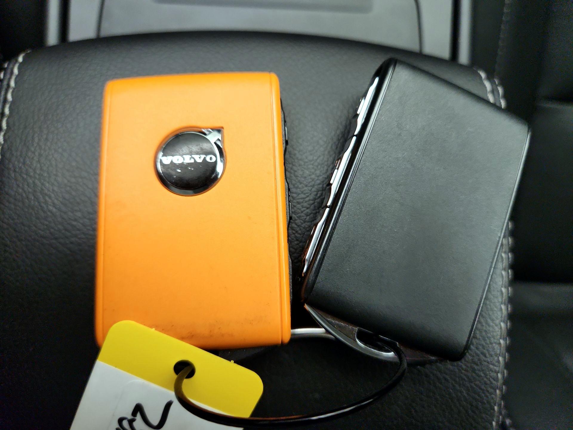 Thumbnail: 2025 Volvo XC40 - 18