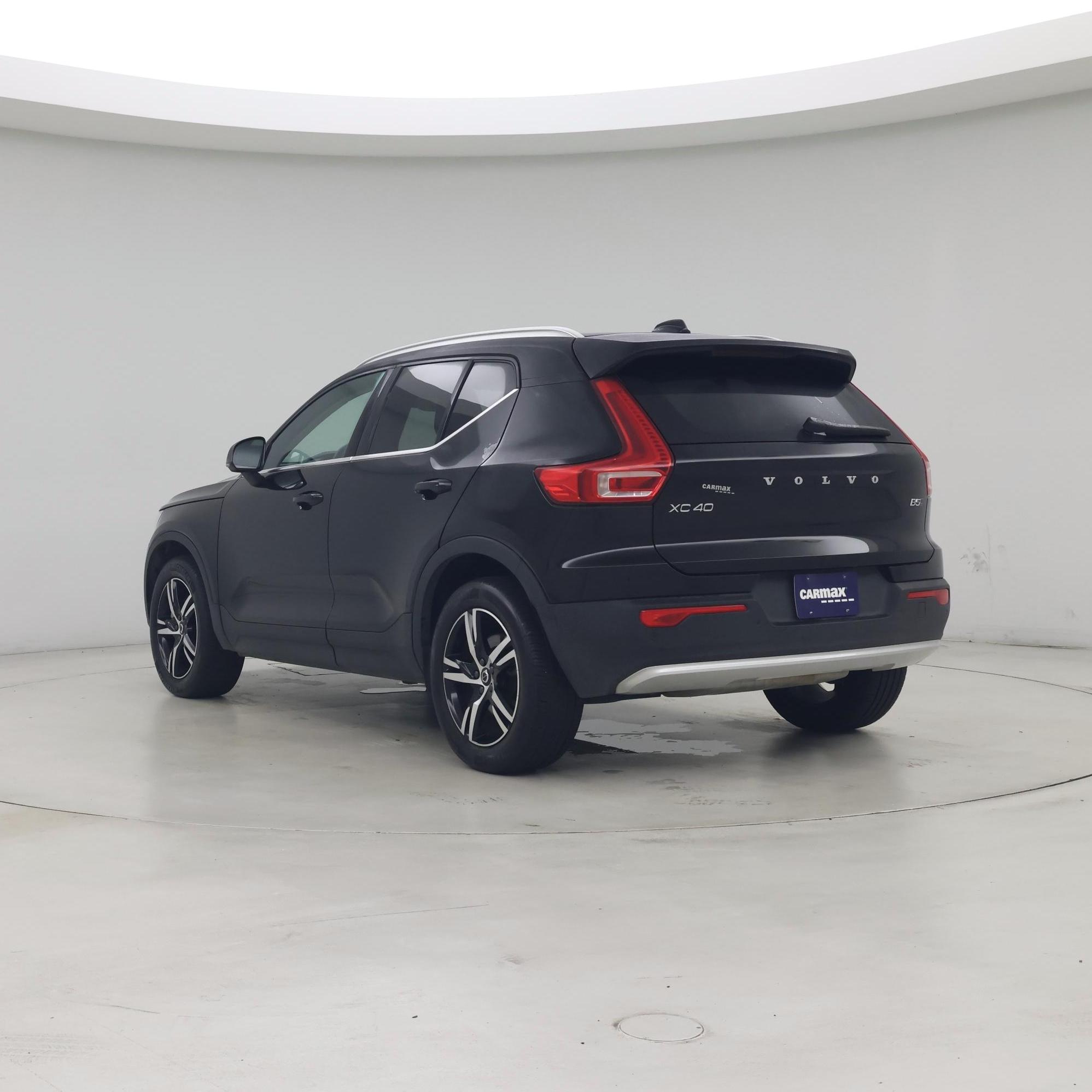 Thumbnail: 2025 Volvo XC40 - 2
