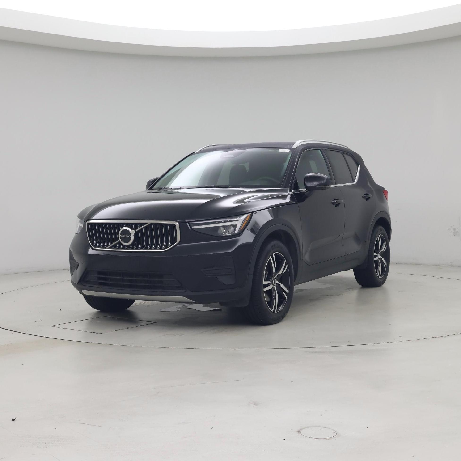 Thumbnail: 2025 Volvo XC40 - 4