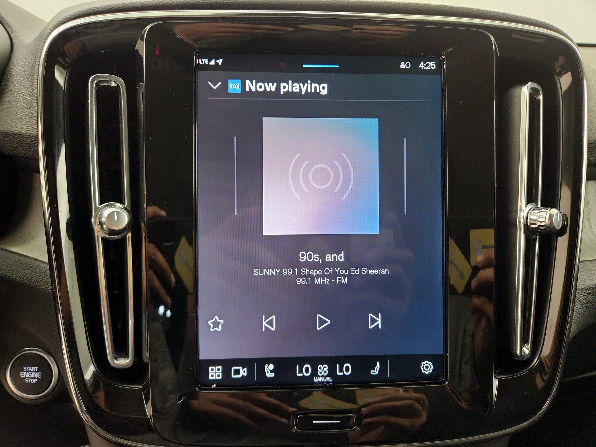 Thumbnail: 2025 Volvo XC40 - 13