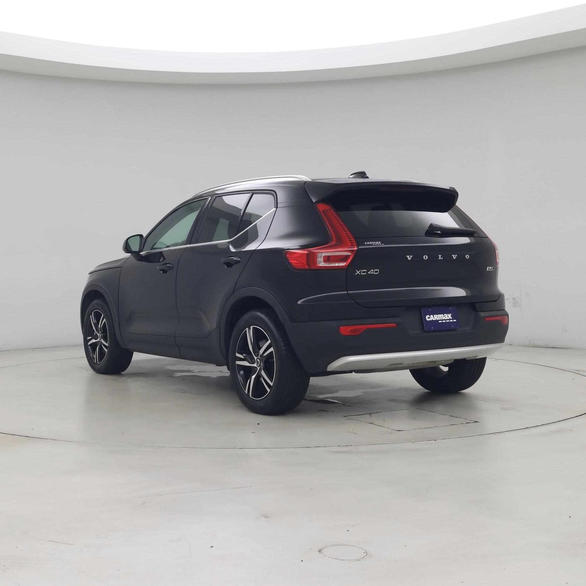 Thumbnail: 2025 Volvo XC40 - 2