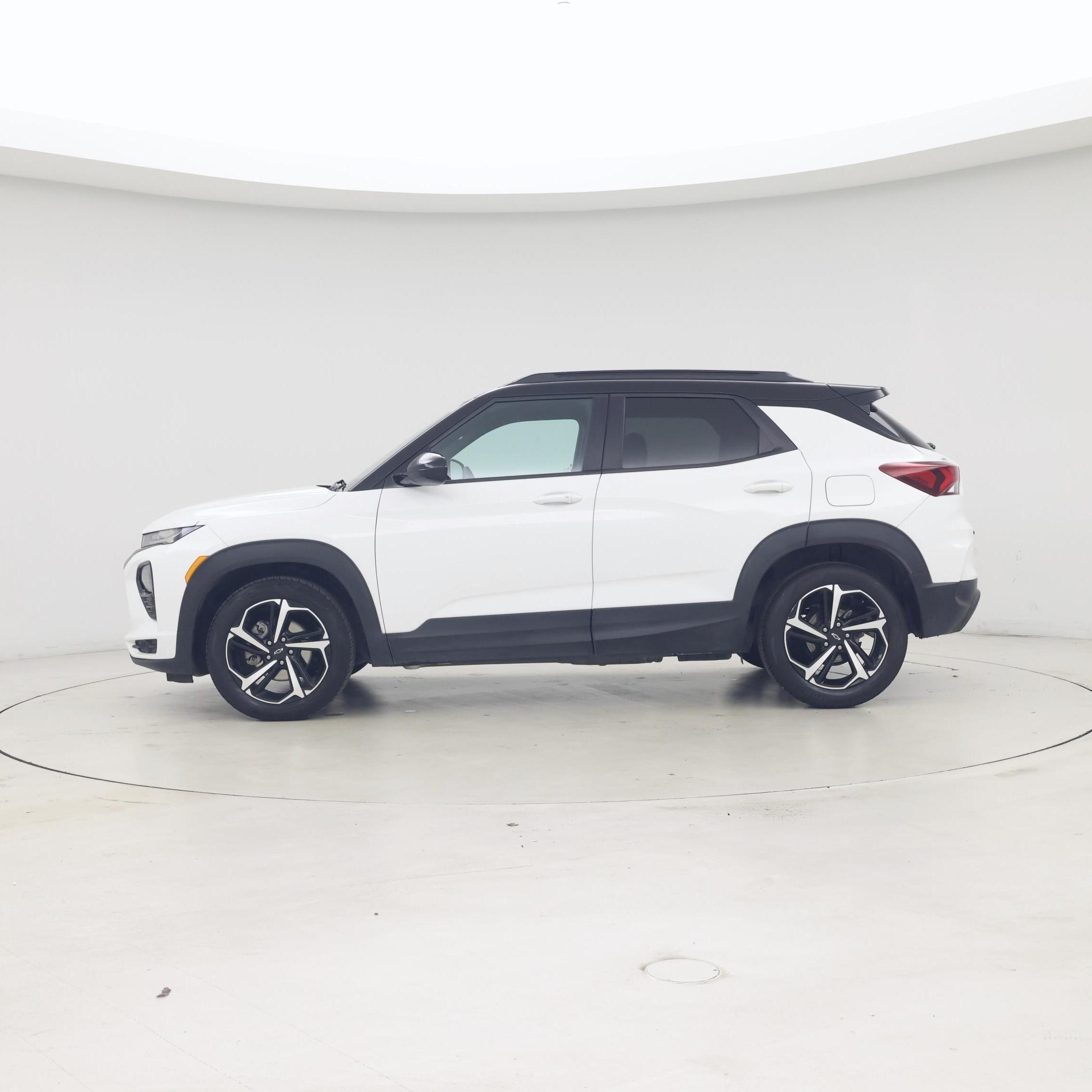 Thumbnail: 2022 Chevrolet TrailBlazer - 3