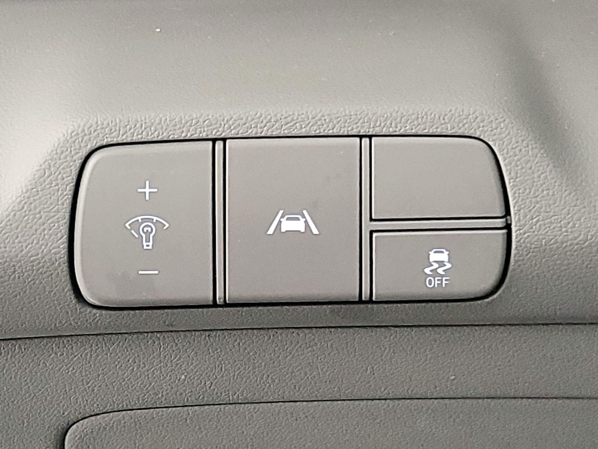 Thumbnail: 2022 Hyundai Elantra - 13