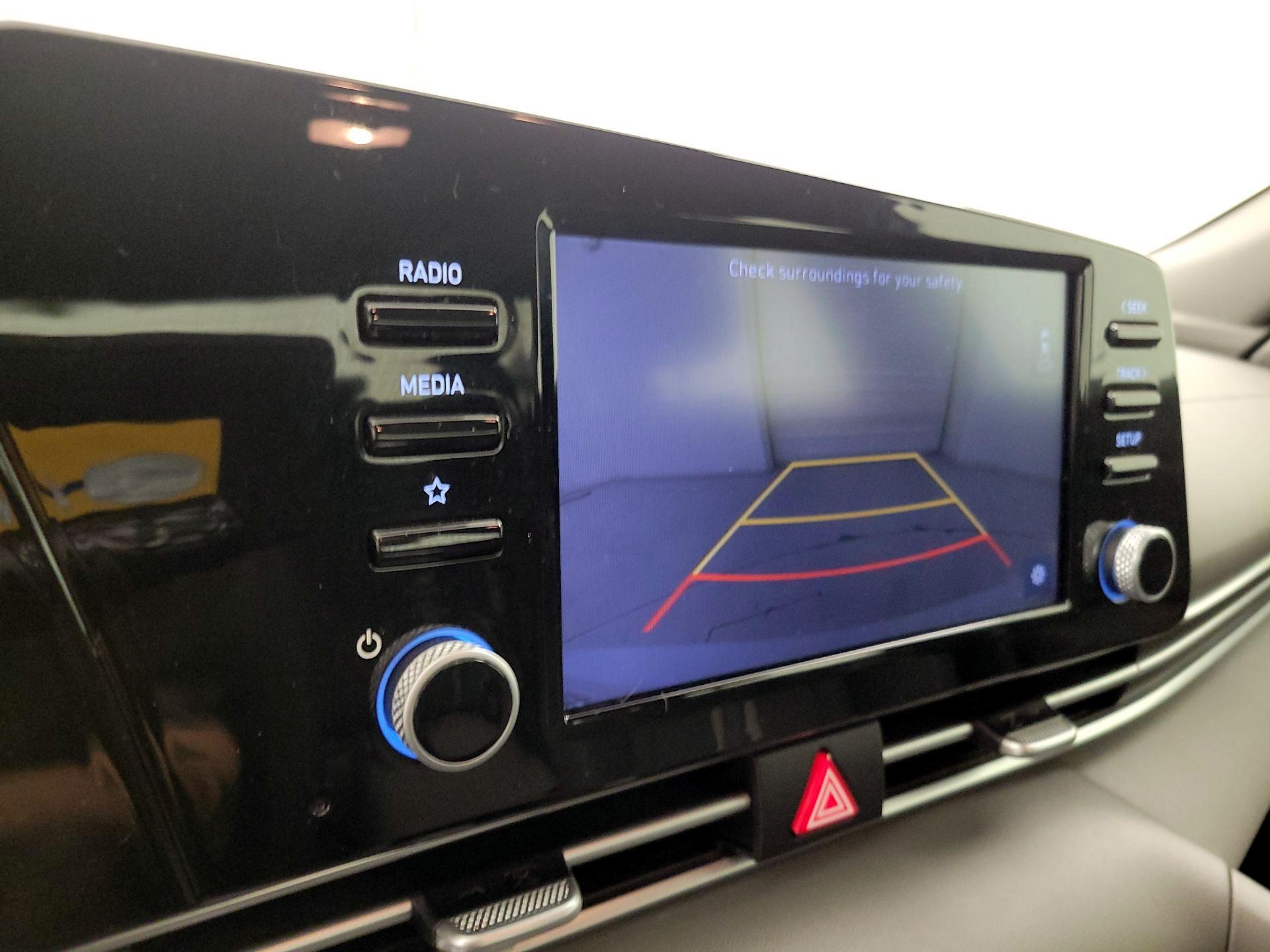 Thumbnail: 2022 Hyundai Elantra - 14