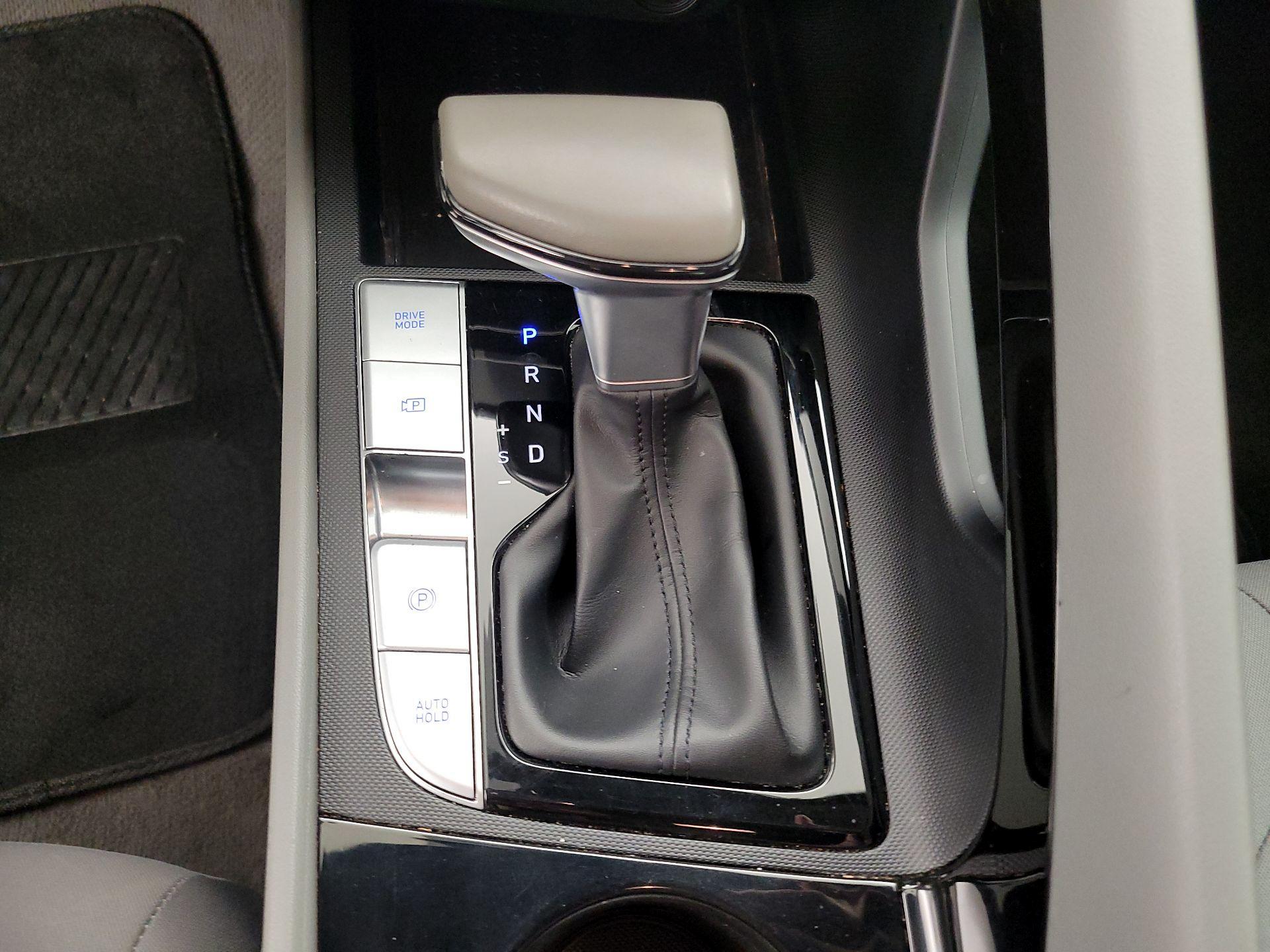 Thumbnail: 2022 Hyundai Elantra - 17