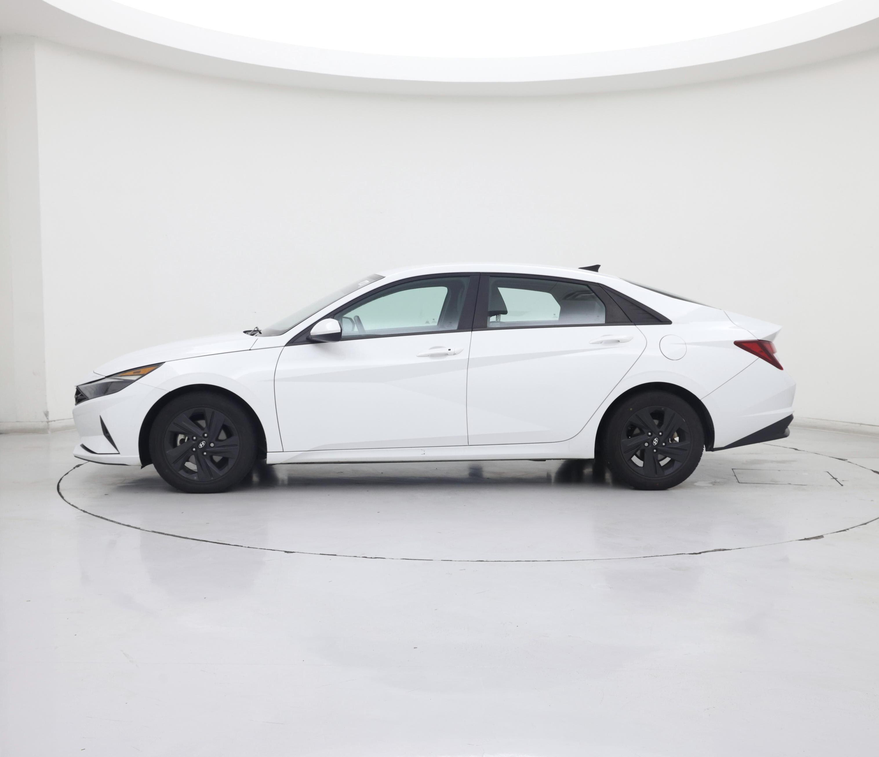 Thumbnail: 2022 Hyundai Elantra - 3