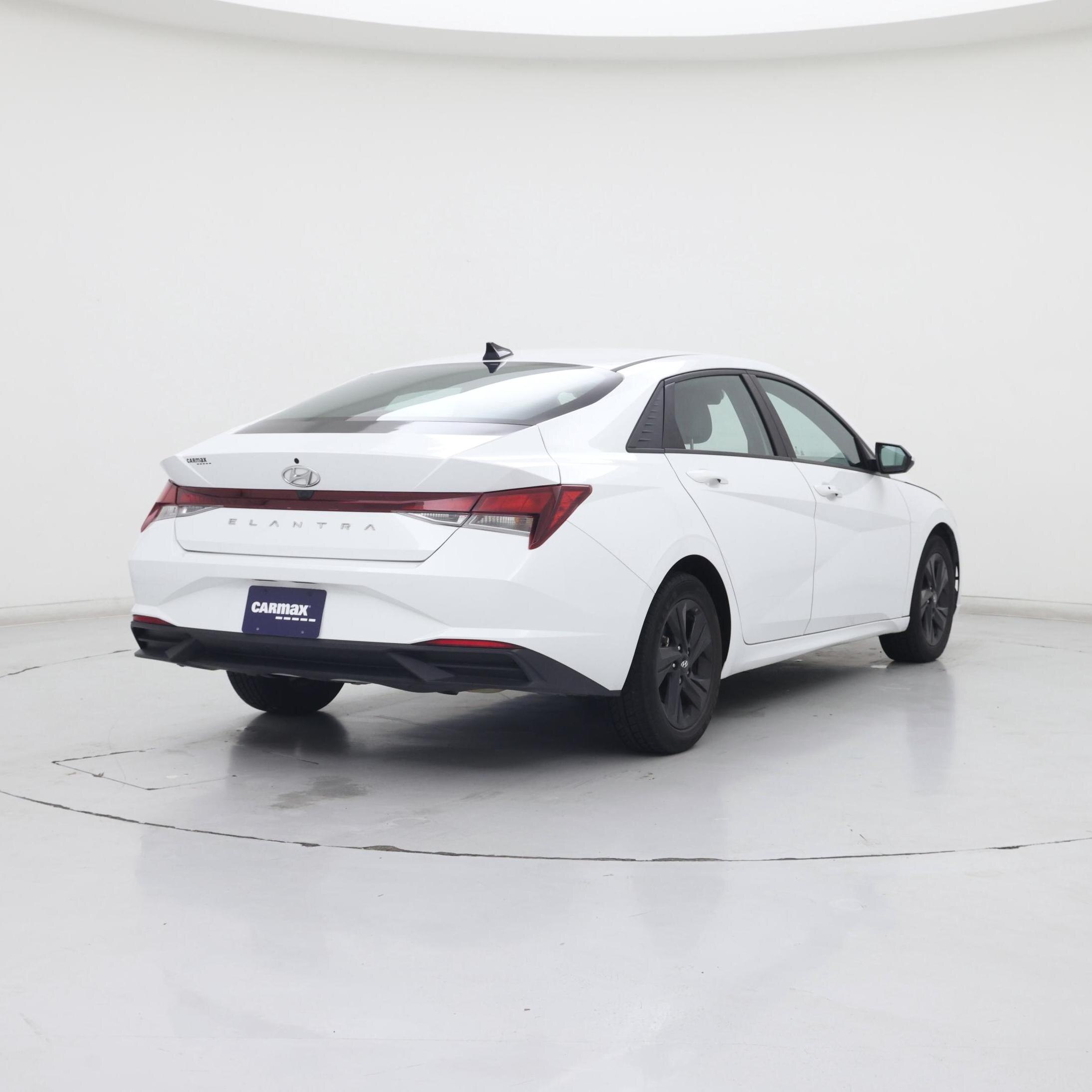 Thumbnail: 2022 Hyundai Elantra - 8