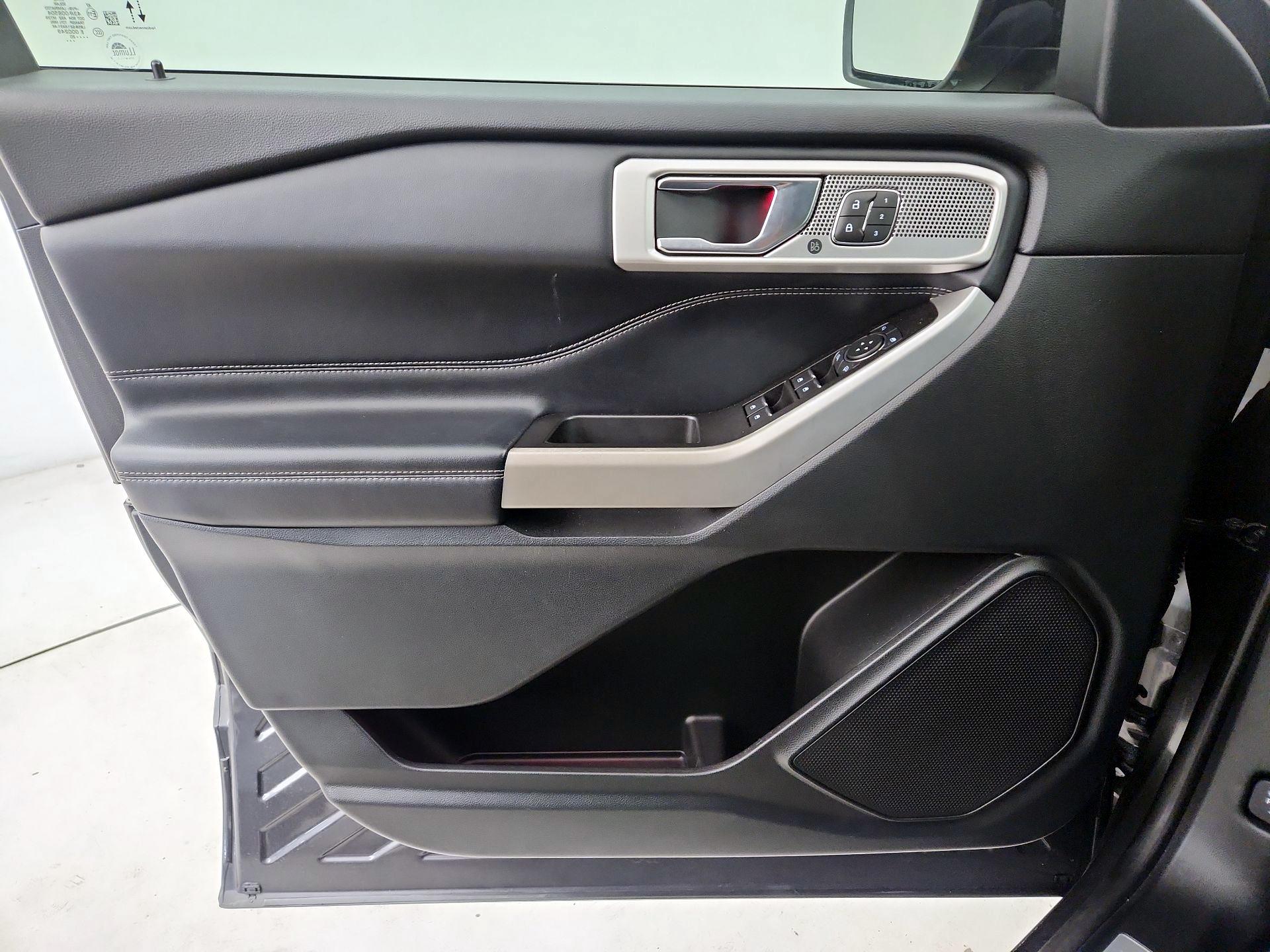 Thumbnail: 2020 Ford Explorer - 12