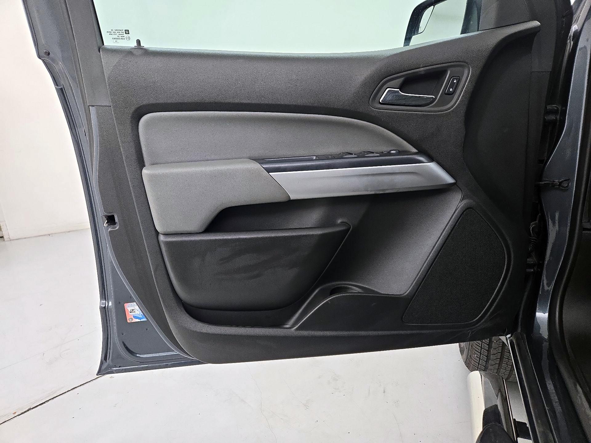 Thumbnail: 2015 Chevrolet Colorado - 12