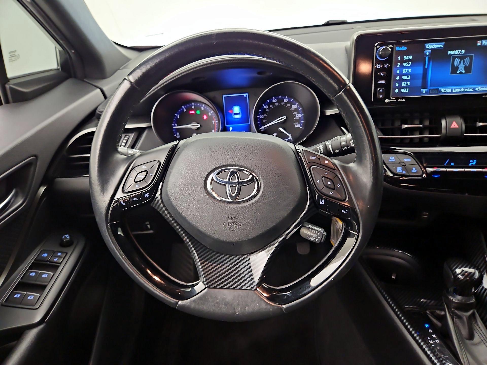 Thumbnail: 2018 Toyota C-HR - 10