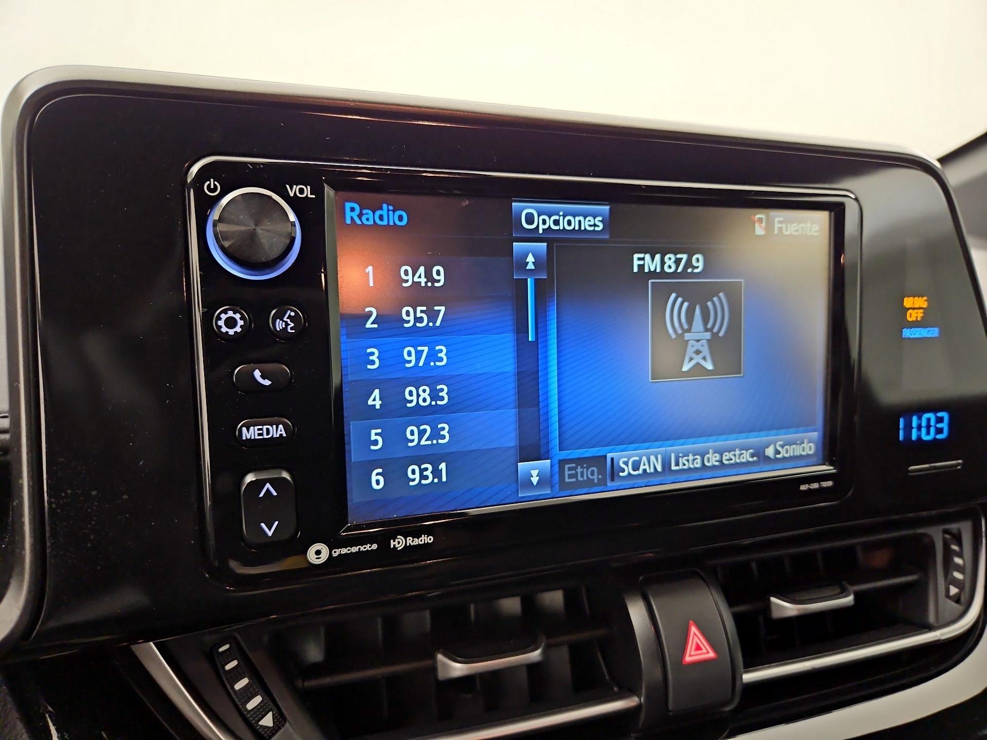 Thumbnail: 2018 Toyota C-HR - 15