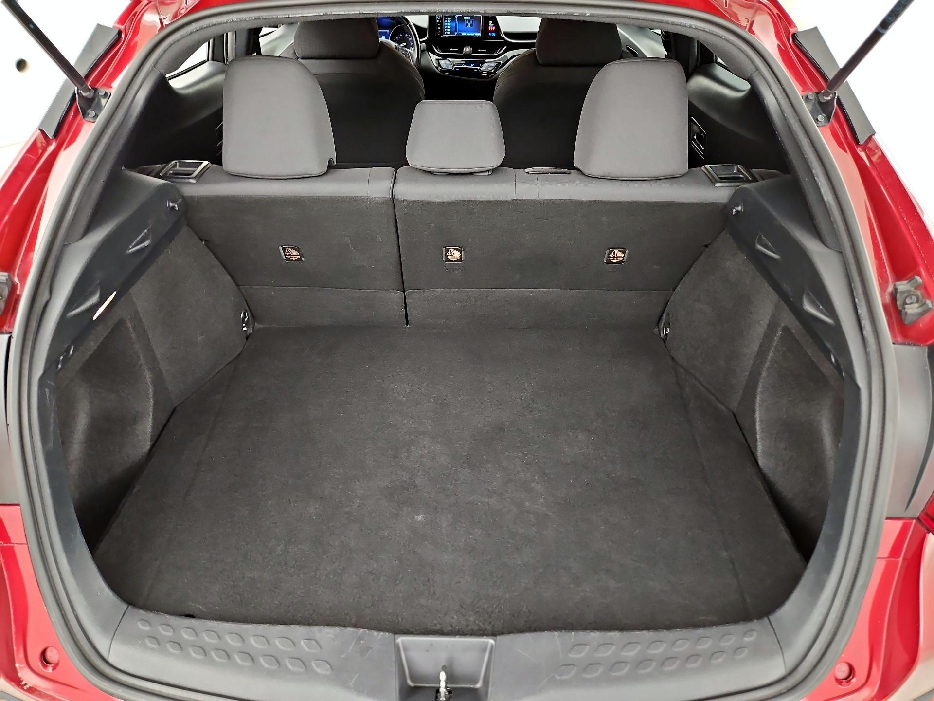 Thumbnail: 2018 Toyota C-HR - 20