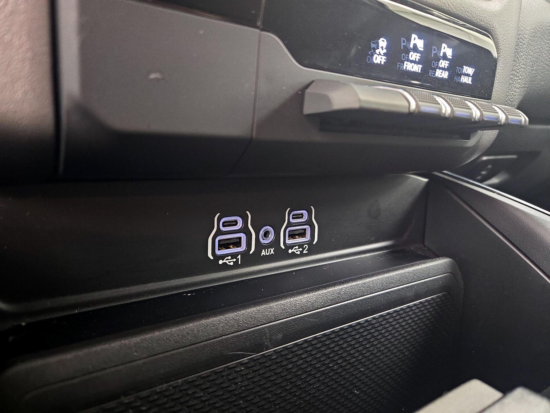 Thumbnail: 2025 RAM 1500 - 18