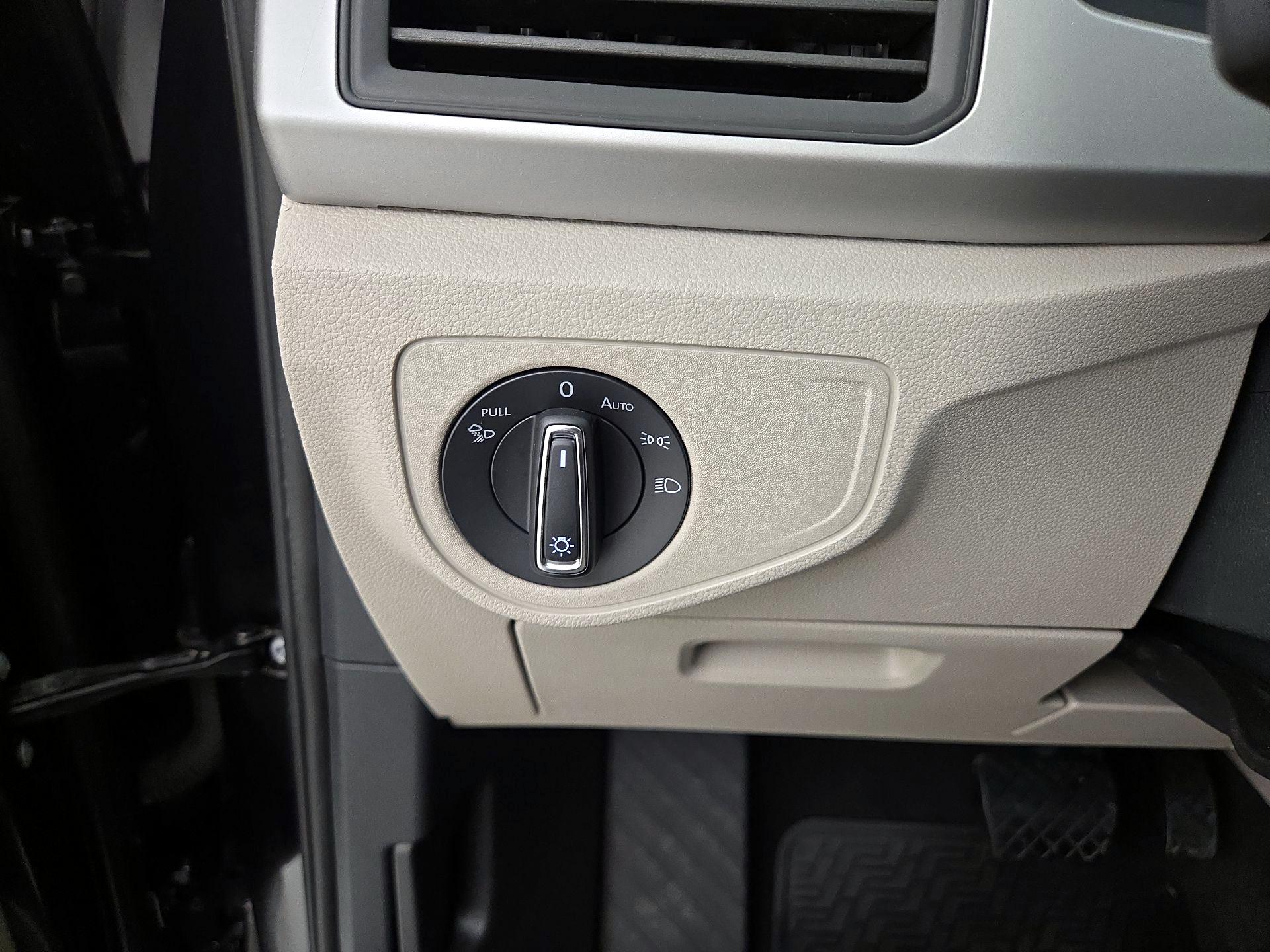 Thumbnail: 2021 Volkswagen Atlas - 13