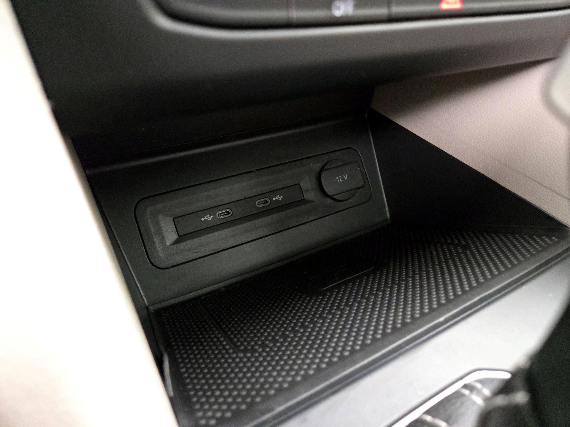 Thumbnail: 2021 Volkswagen Atlas - 18