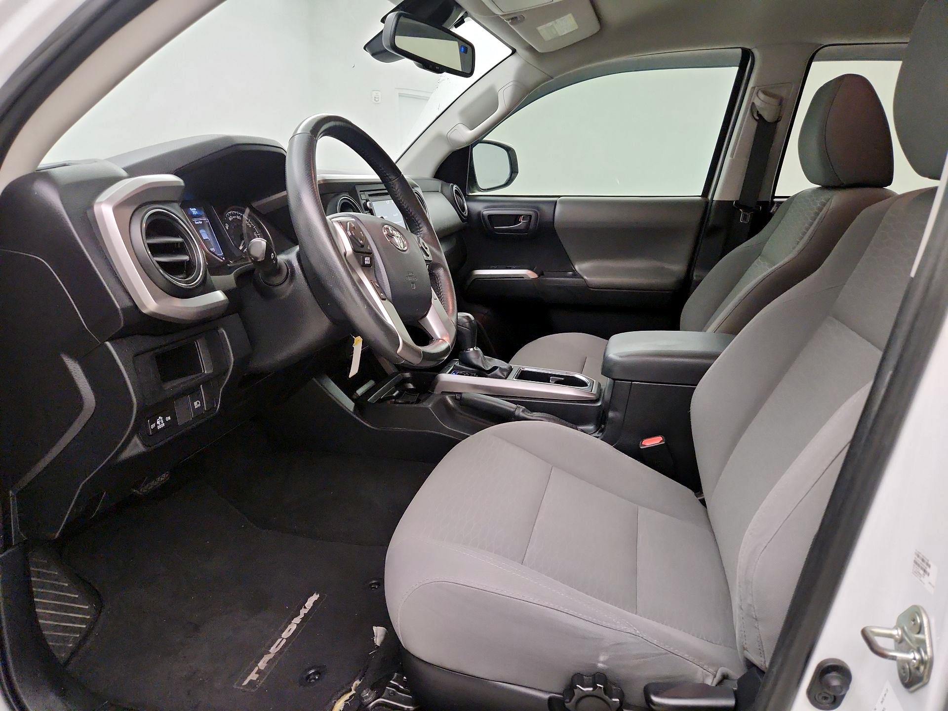 Thumbnail: 2018 Toyota Tacoma - 11