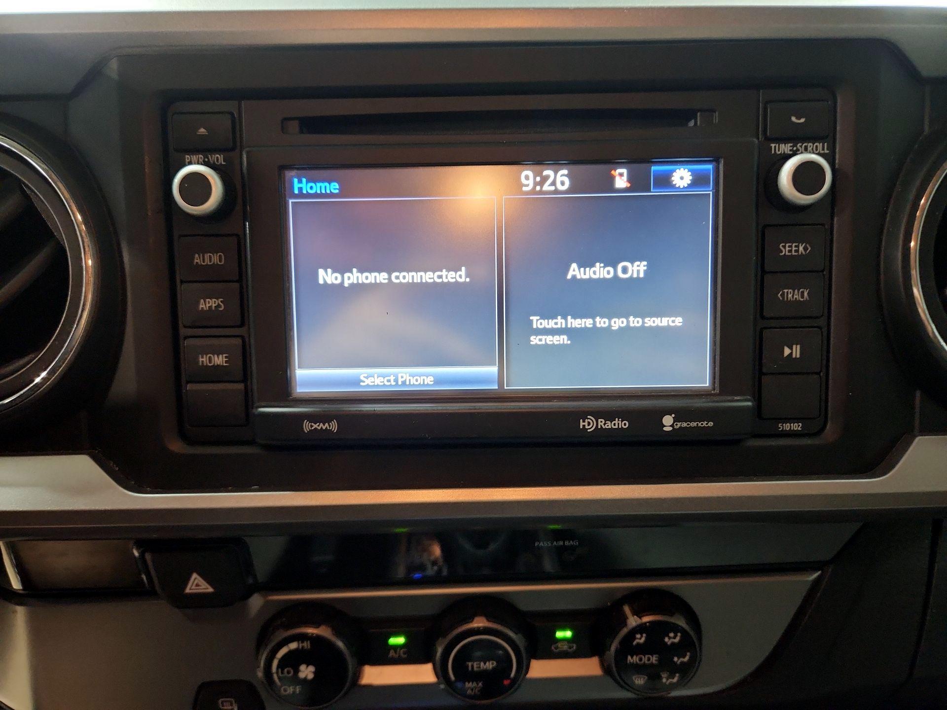 Thumbnail: 2018 Toyota Tacoma - 13