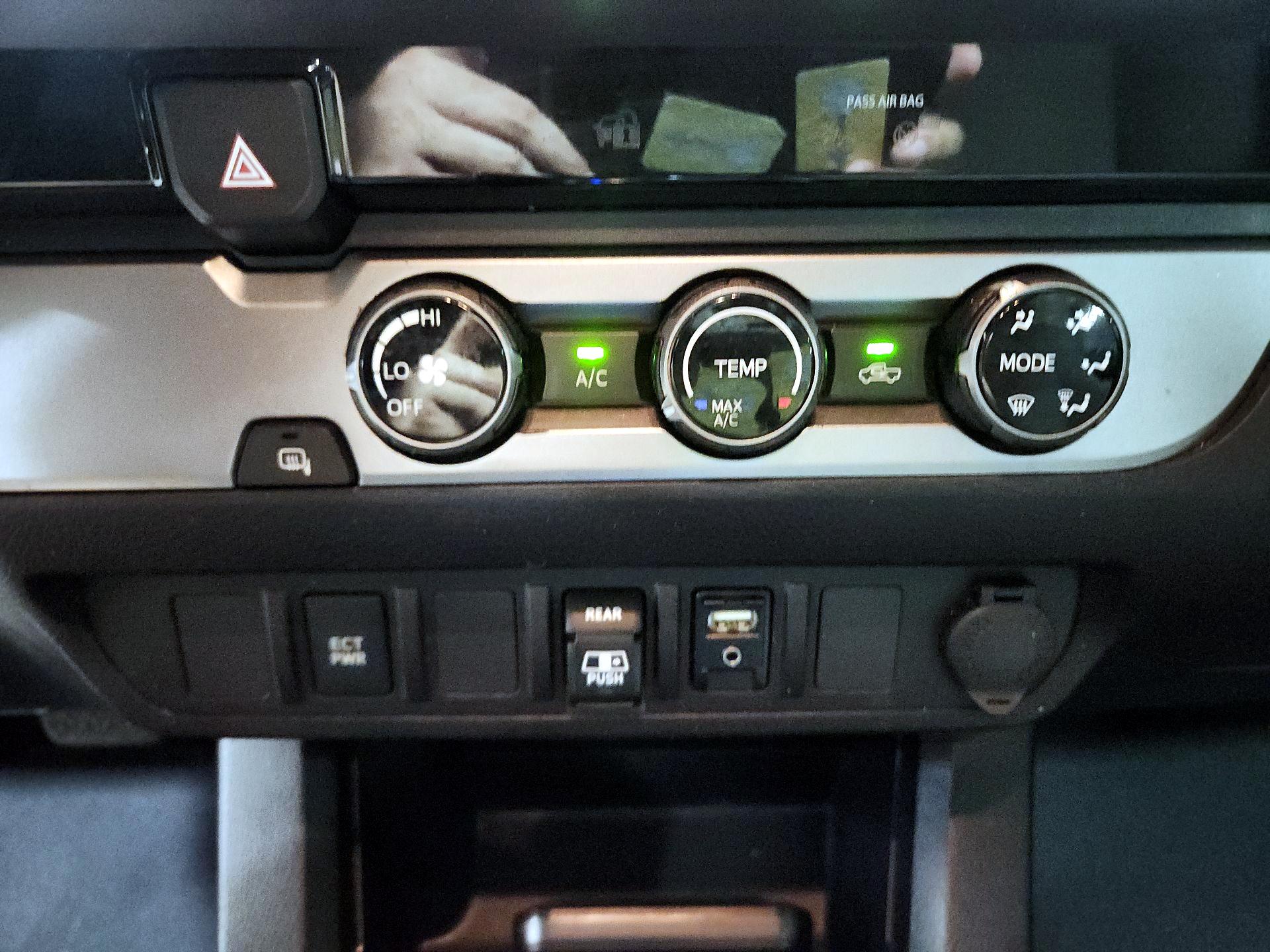 Thumbnail: 2018 Toyota Tacoma - 14