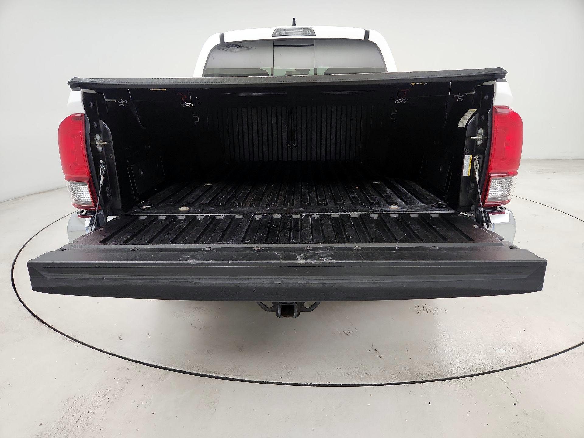 Thumbnail: 2018 Toyota Tacoma - 16