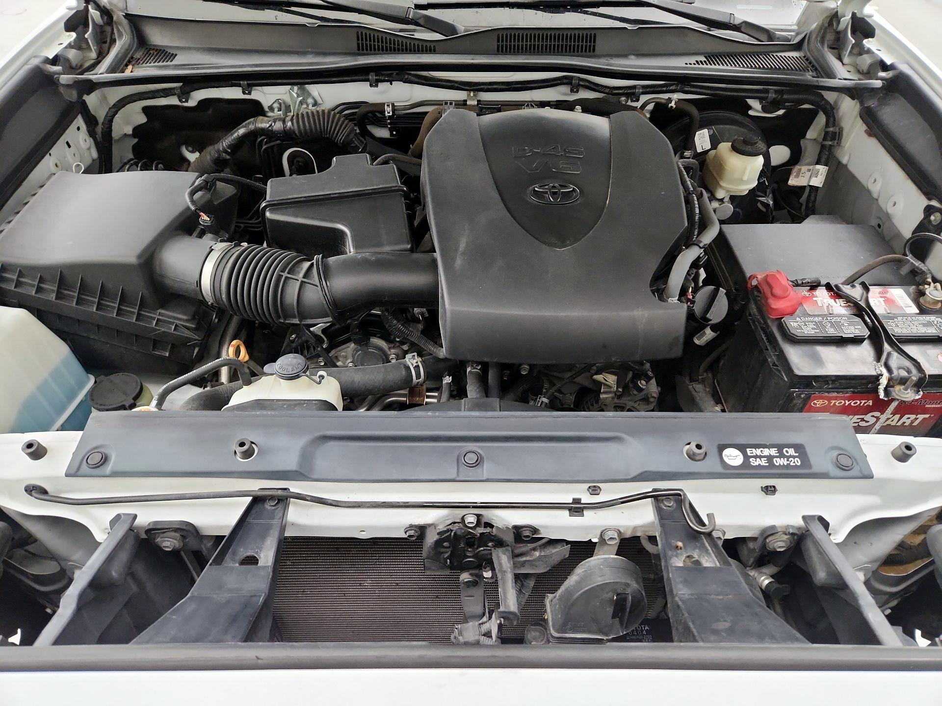 Thumbnail: 2018 Toyota Tacoma - 17