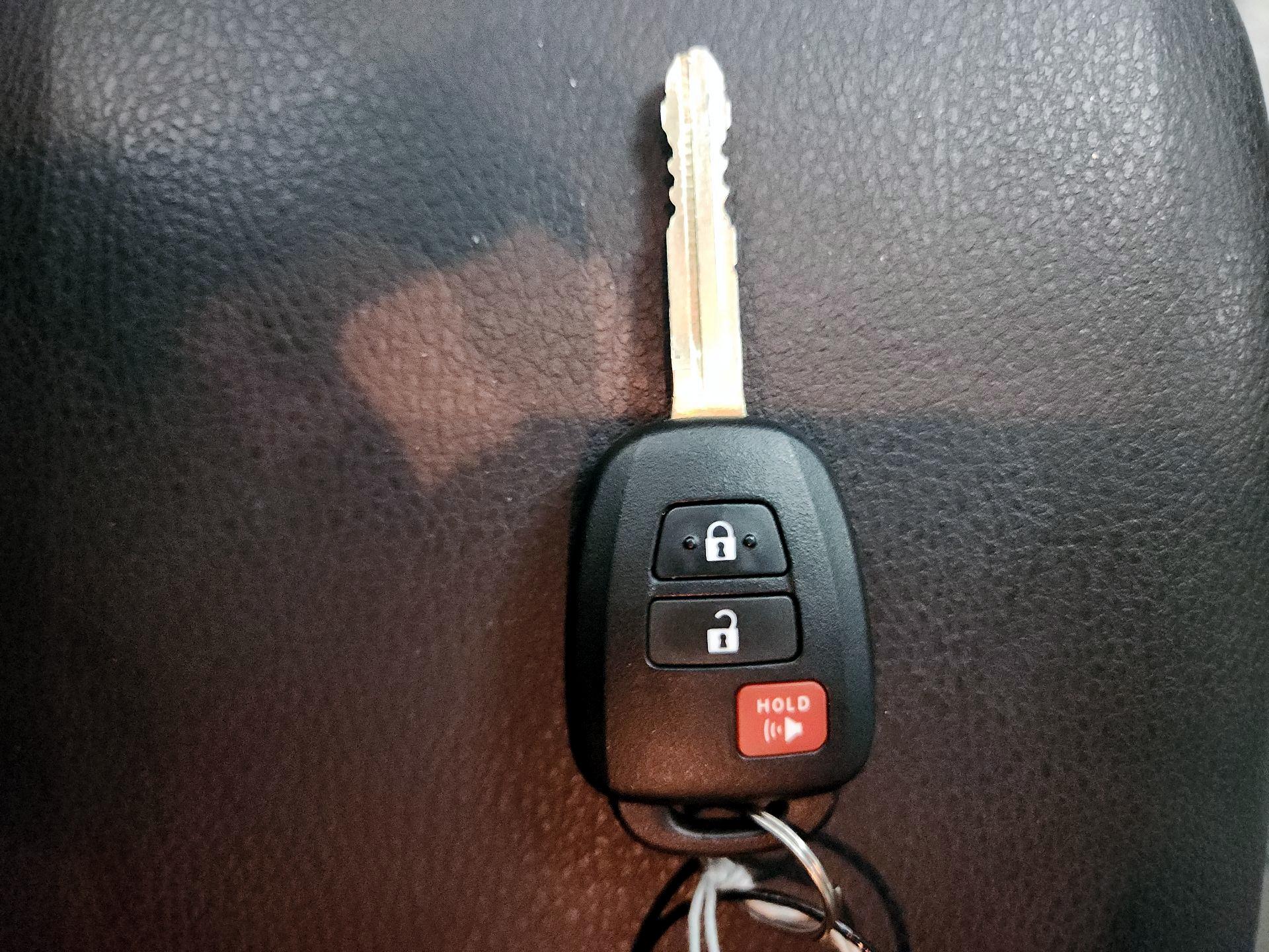 Thumbnail: 2018 Toyota Tacoma - 18