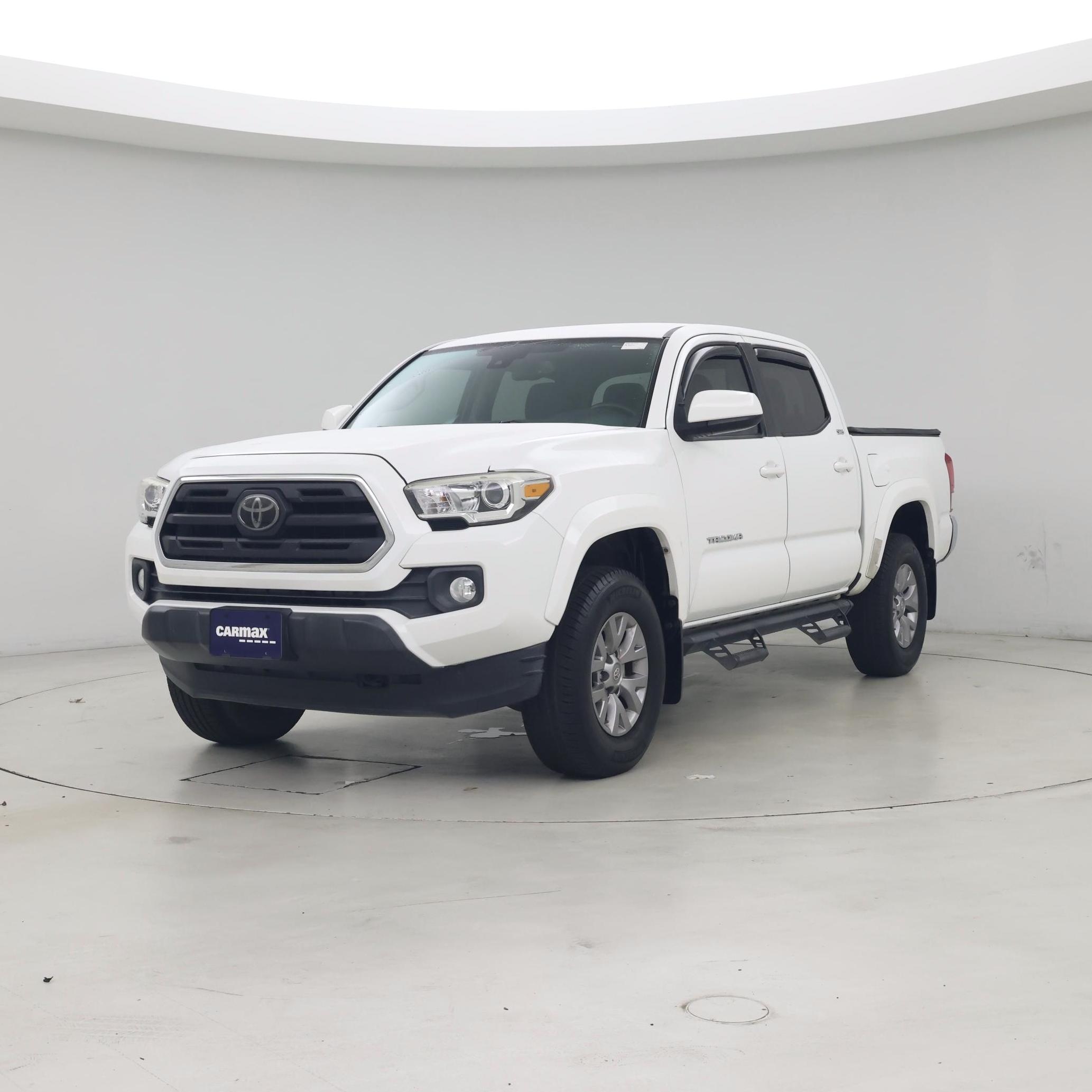 Thumbnail: 2018 Toyota Tacoma - 4