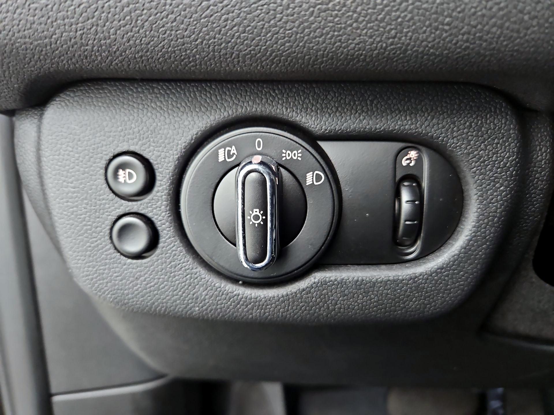 Thumbnail: 2020 MINI Cooper Clubman - 13