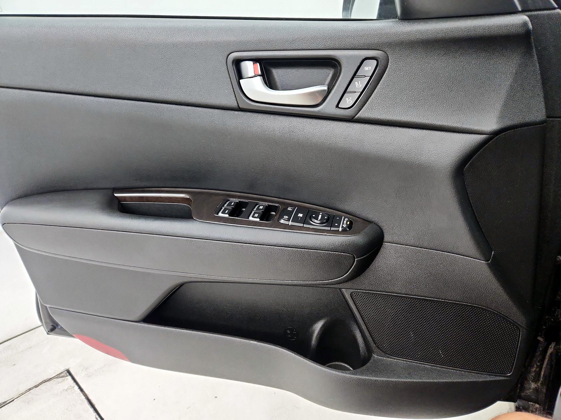 Thumbnail: 2018 Kia Optima - 12