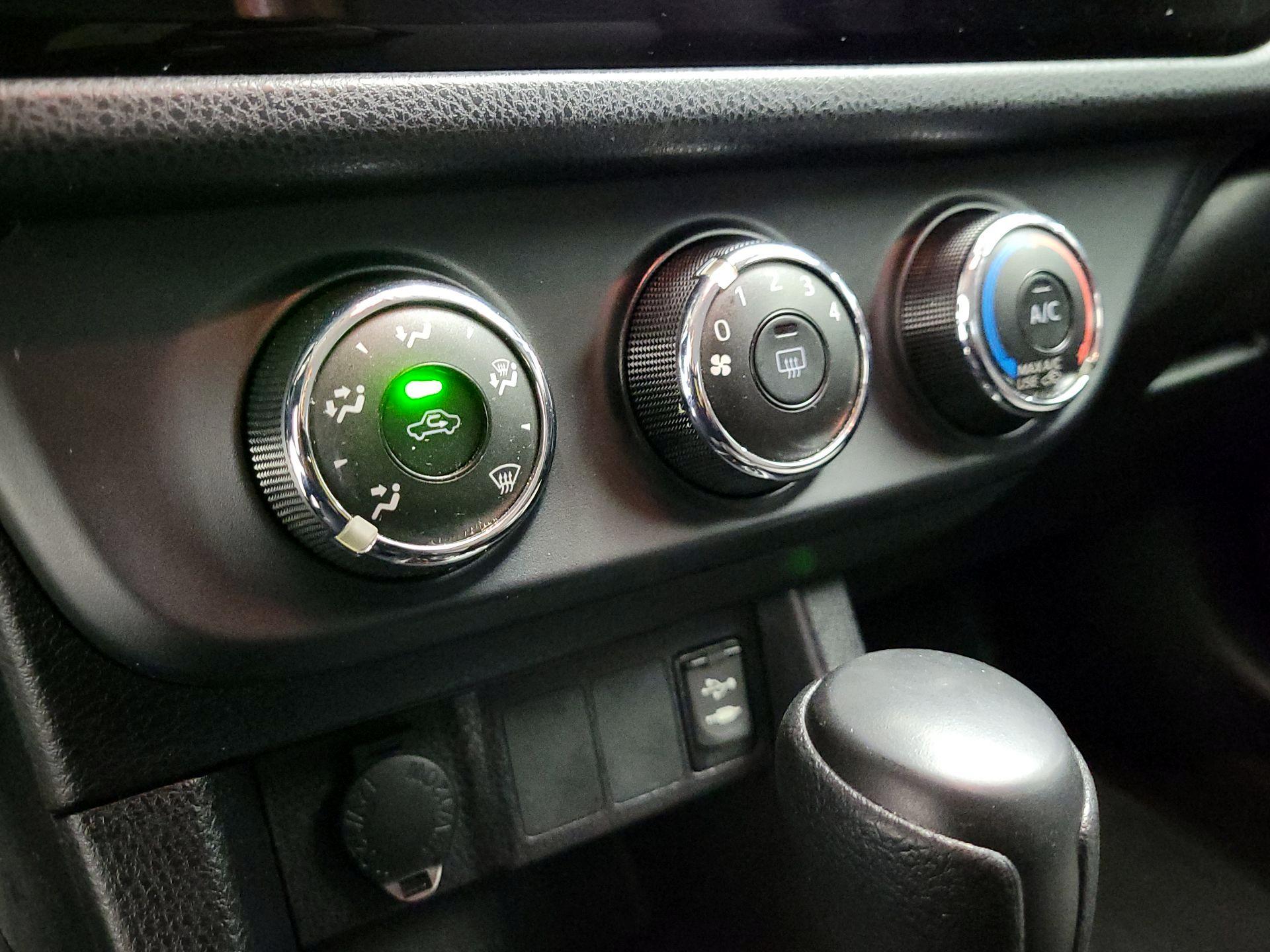 Thumbnail: 2016 Toyota Corolla - 15