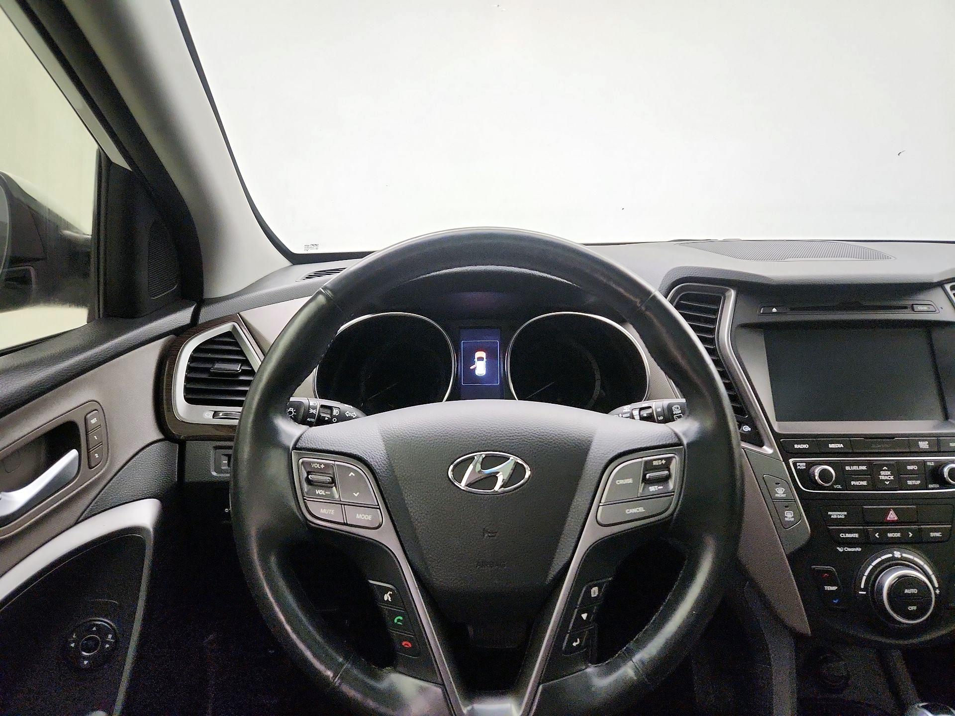 Thumbnail: 2017 Hyundai Santa Fe - 10