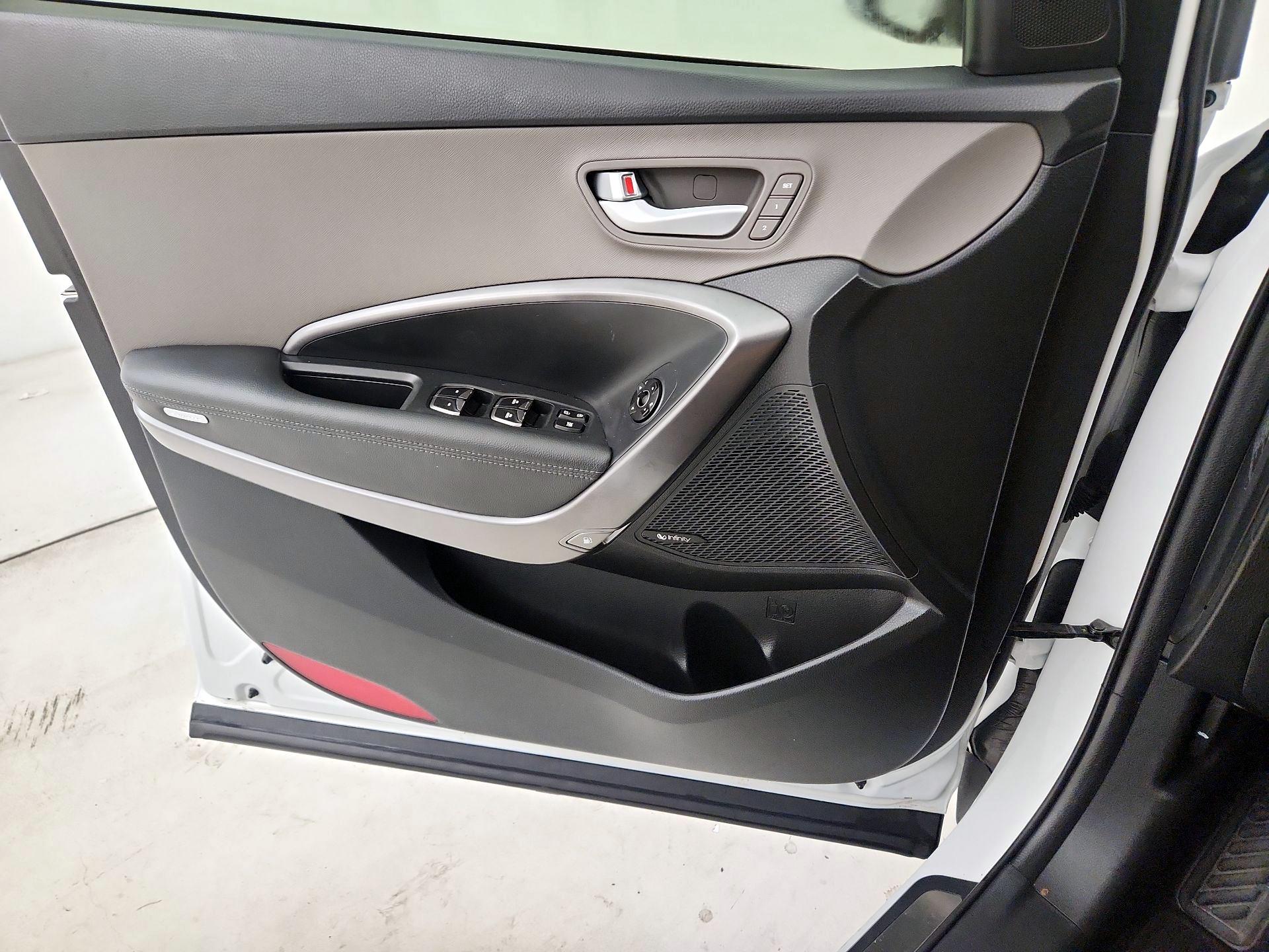 Thumbnail: 2017 Hyundai Santa Fe - 12