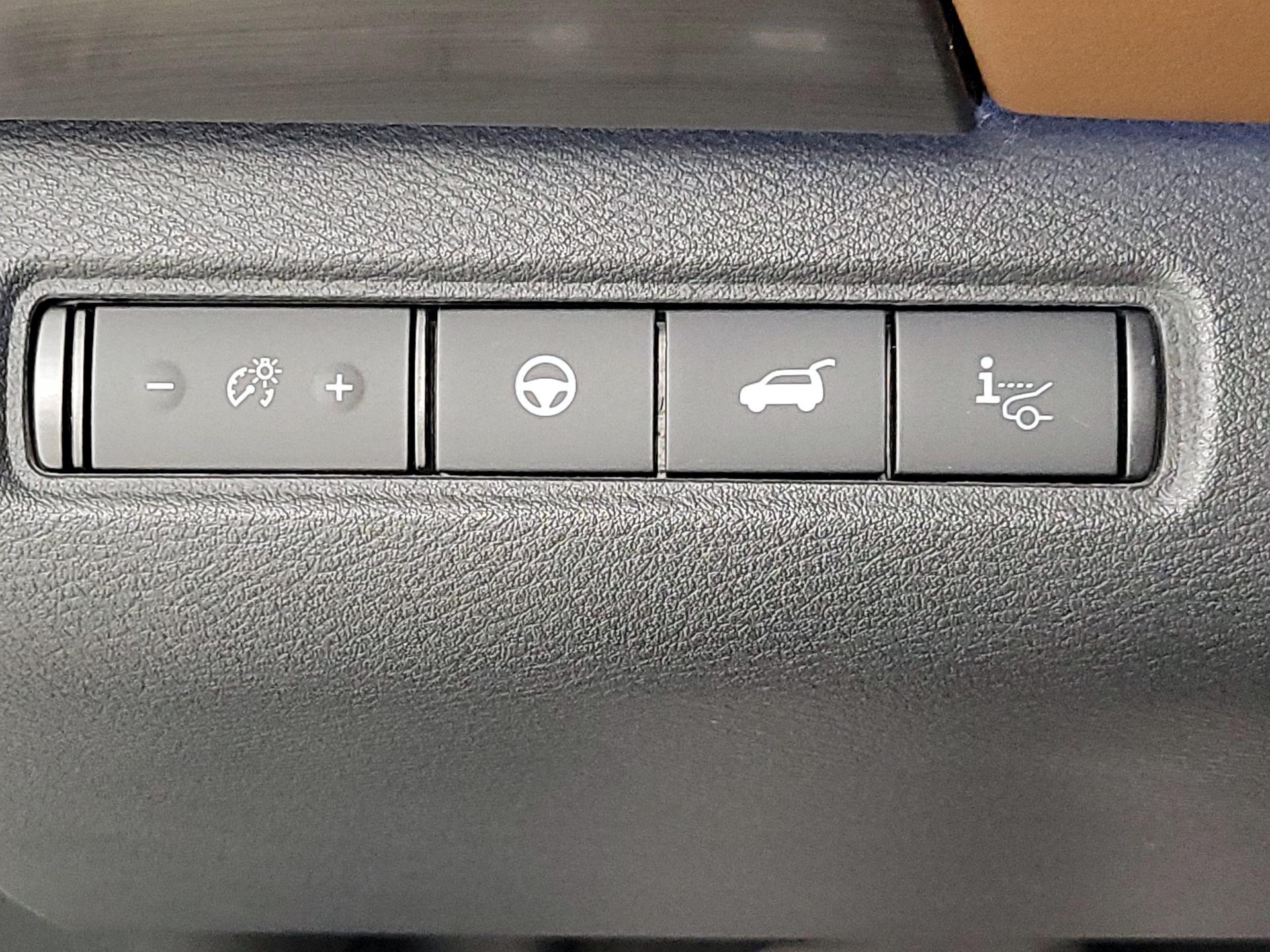 Thumbnail: 2023 Nissan Pathfinder - 13