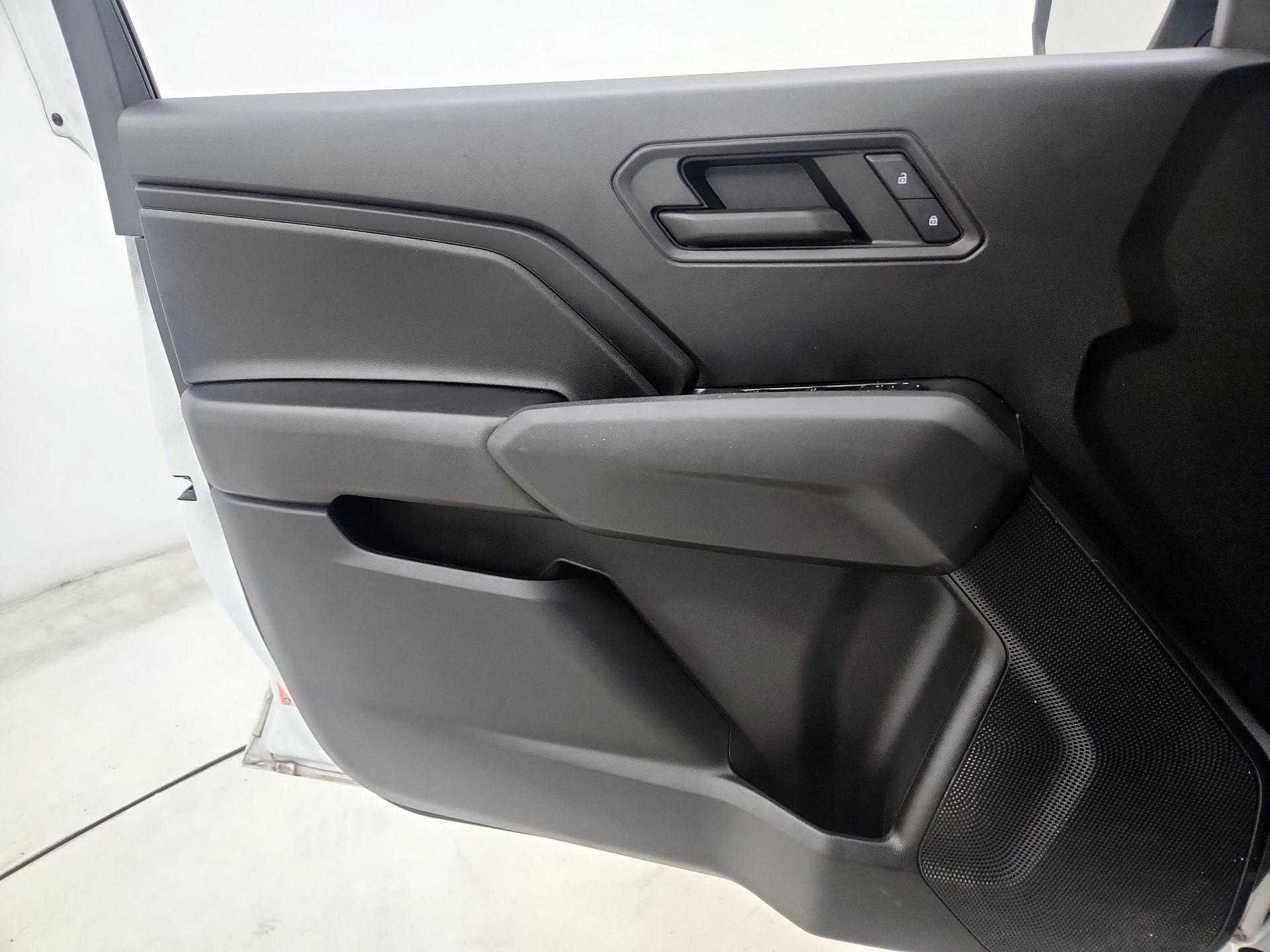 Thumbnail: 2023 Chevrolet Colorado - 12