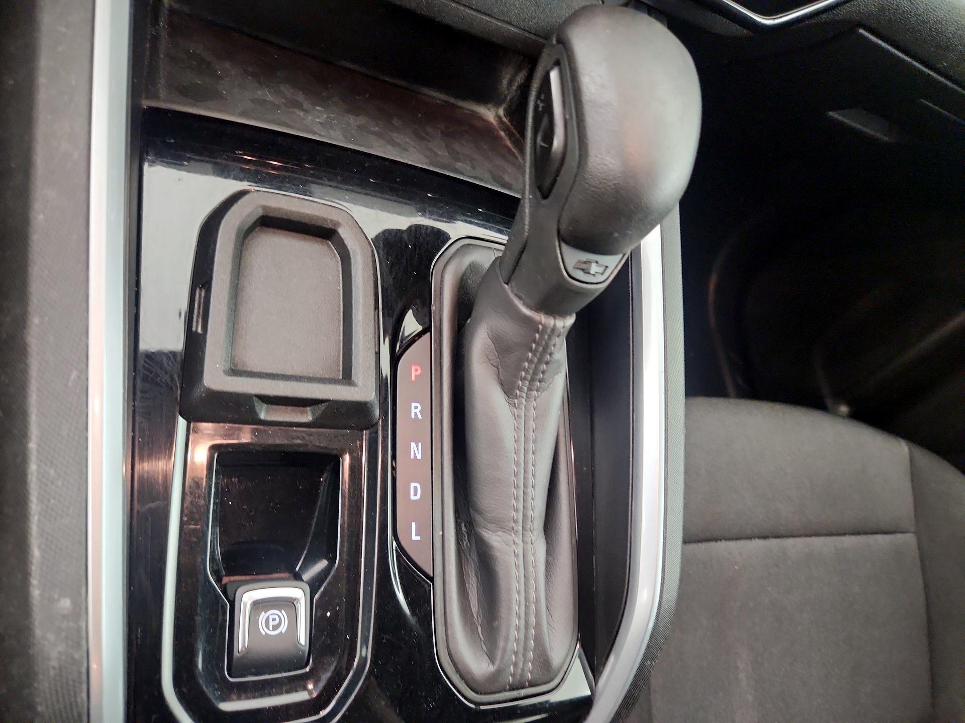 Thumbnail: 2023 Chevrolet Colorado - 17