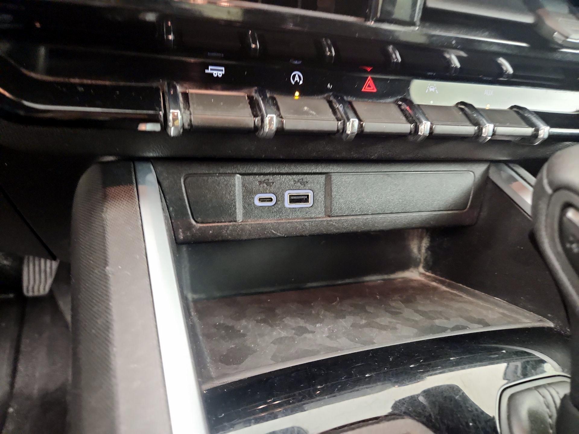 Thumbnail: 2023 Chevrolet Colorado - 18