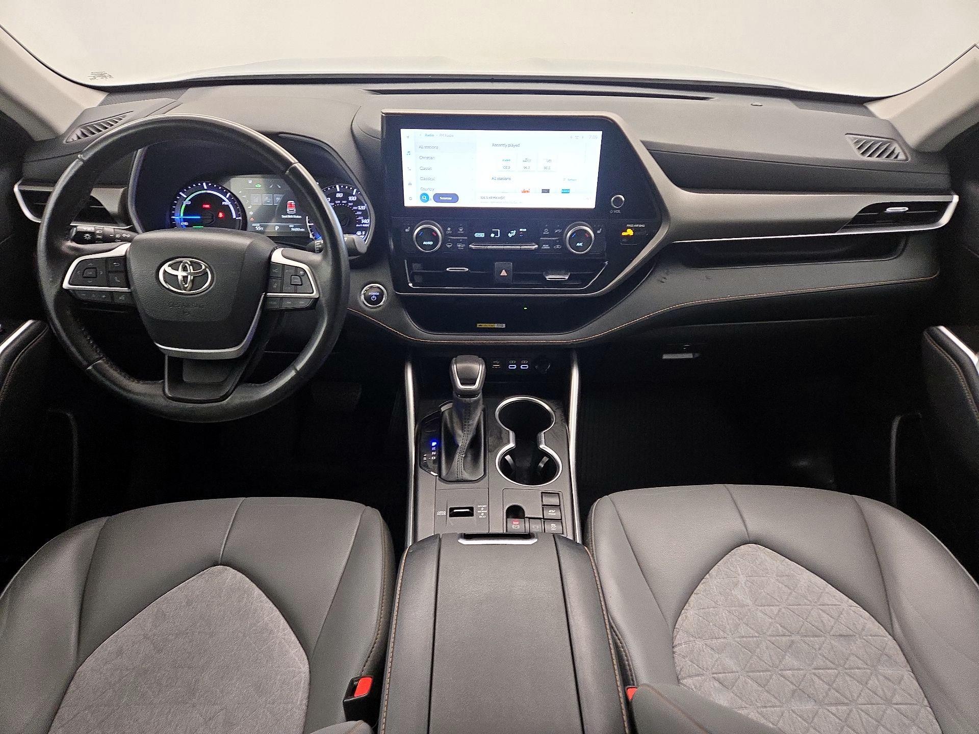 Thumbnail: 2023 Toyota Highlander - 9