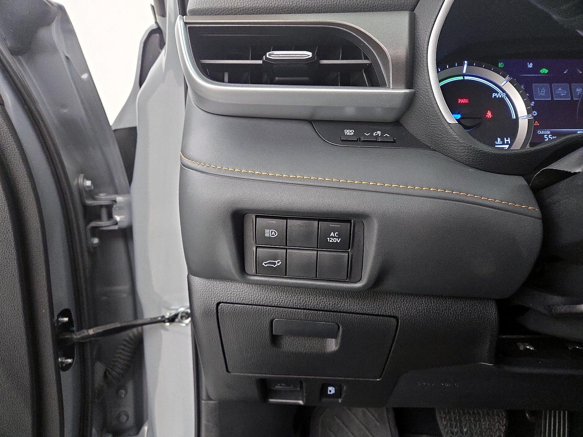 Thumbnail: 2023 Toyota Highlander - 13