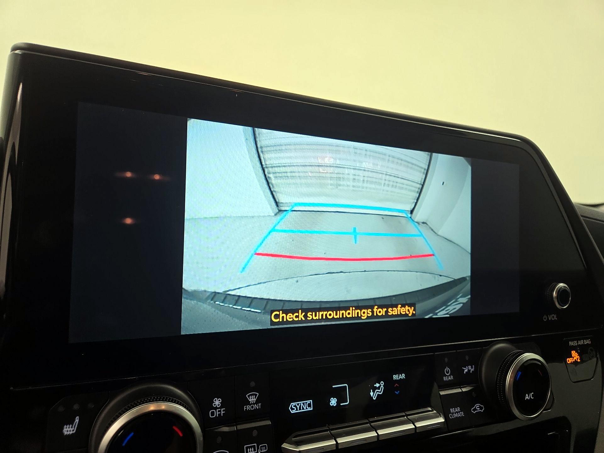 Thumbnail: 2023 Toyota Highlander - 14