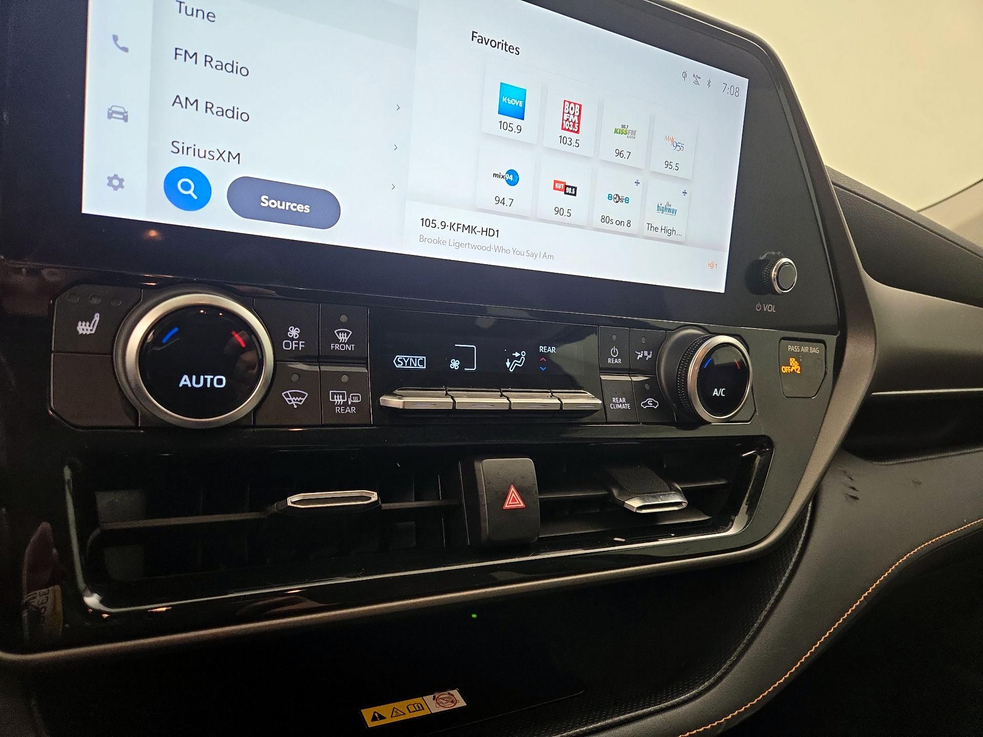 Thumbnail: 2023 Toyota Highlander - 16