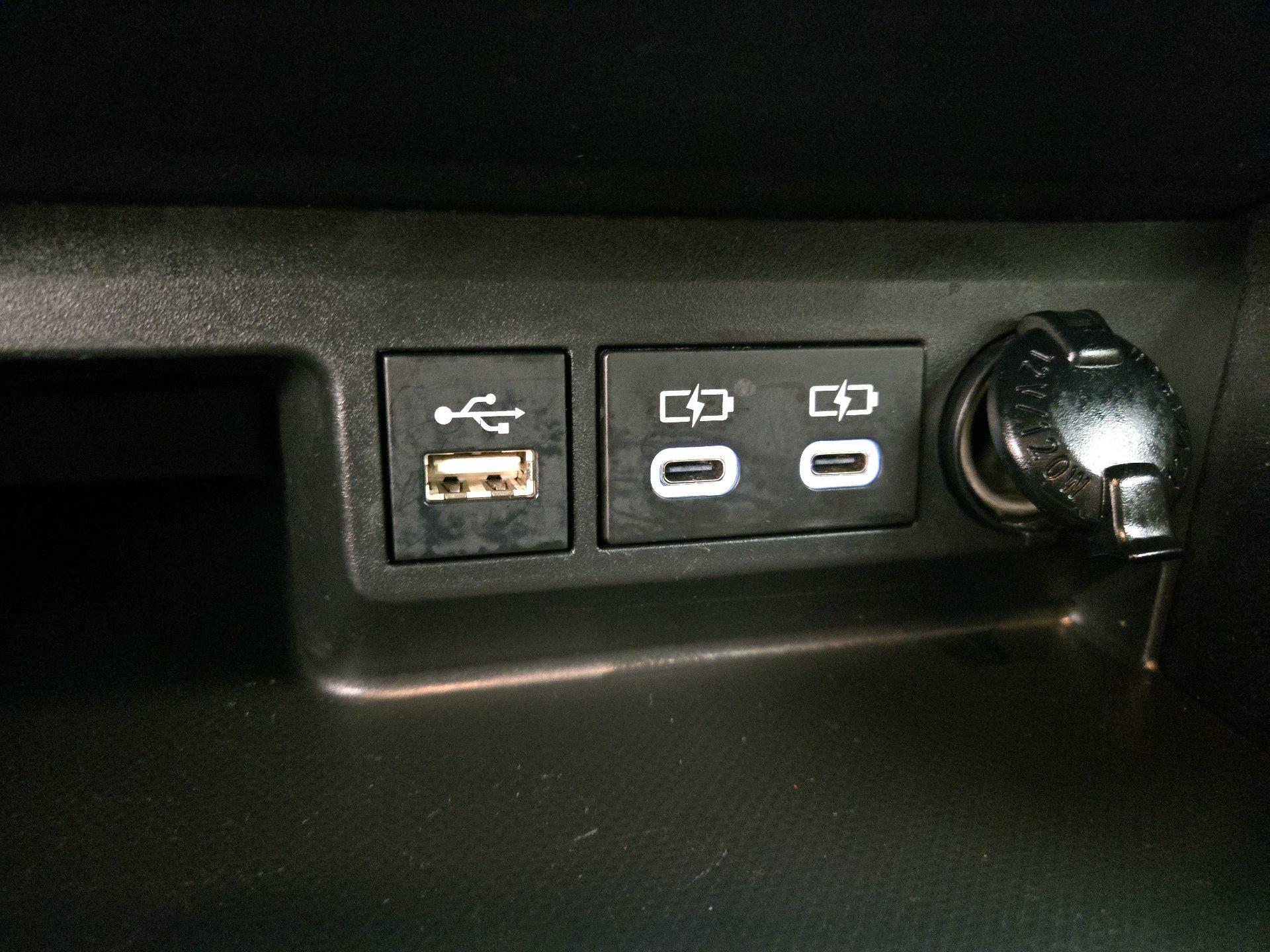 Thumbnail: 2023 Toyota Highlander - 18