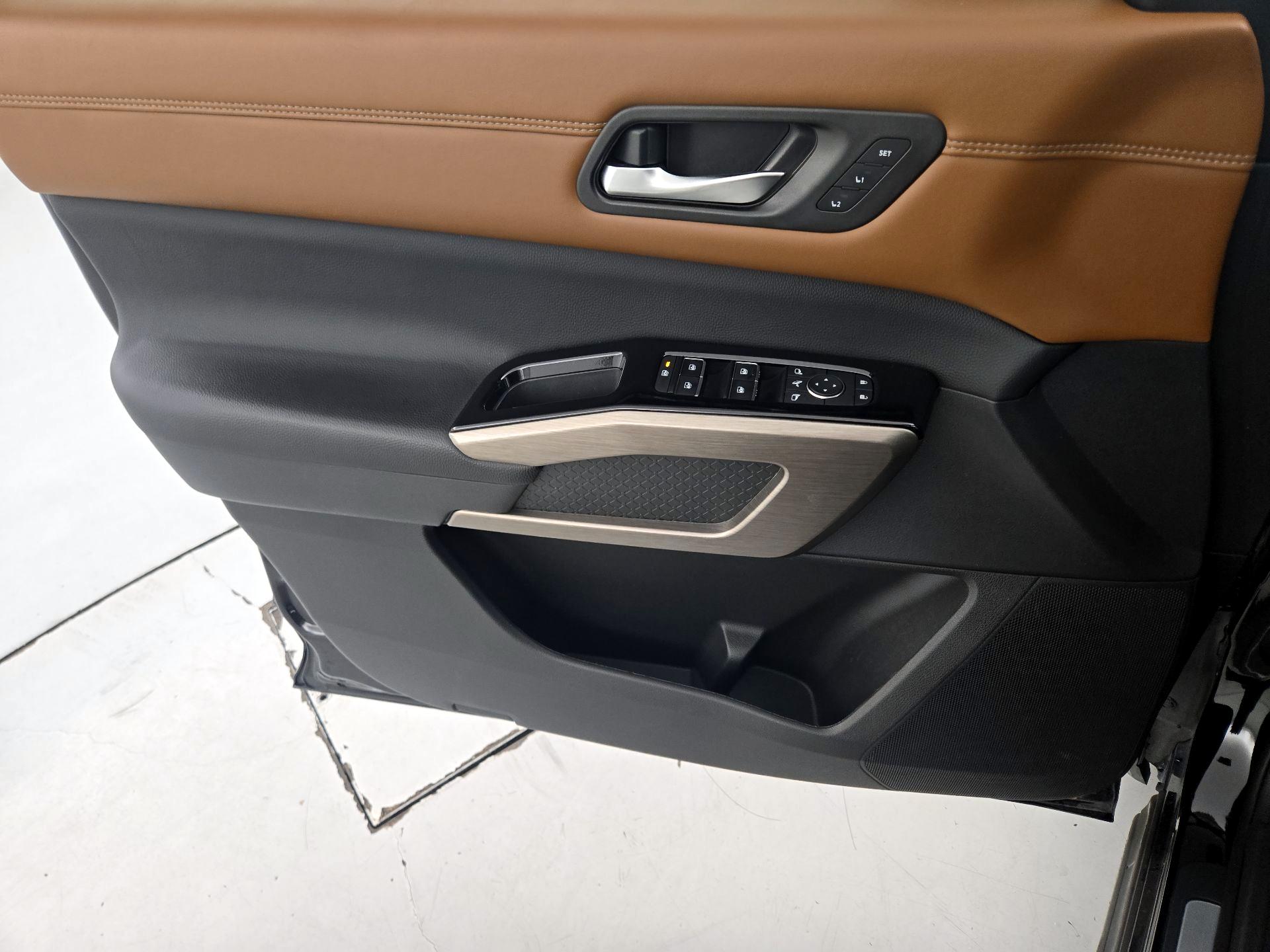 Thumbnail: 2023 Nissan Pathfinder - 12