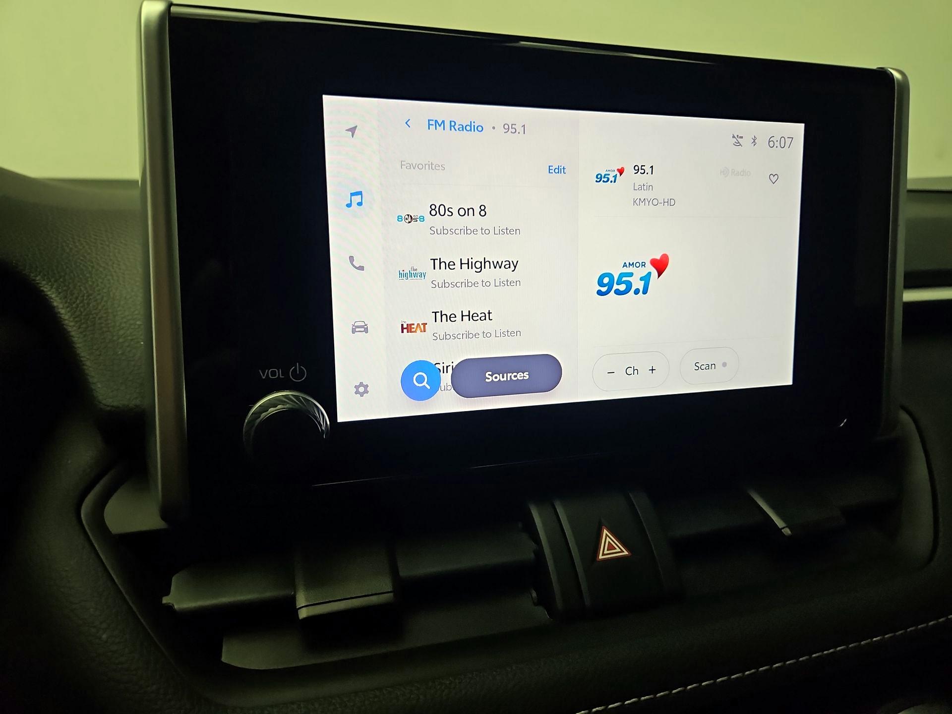 Thumbnail: 2023 Toyota RAV4 - 15