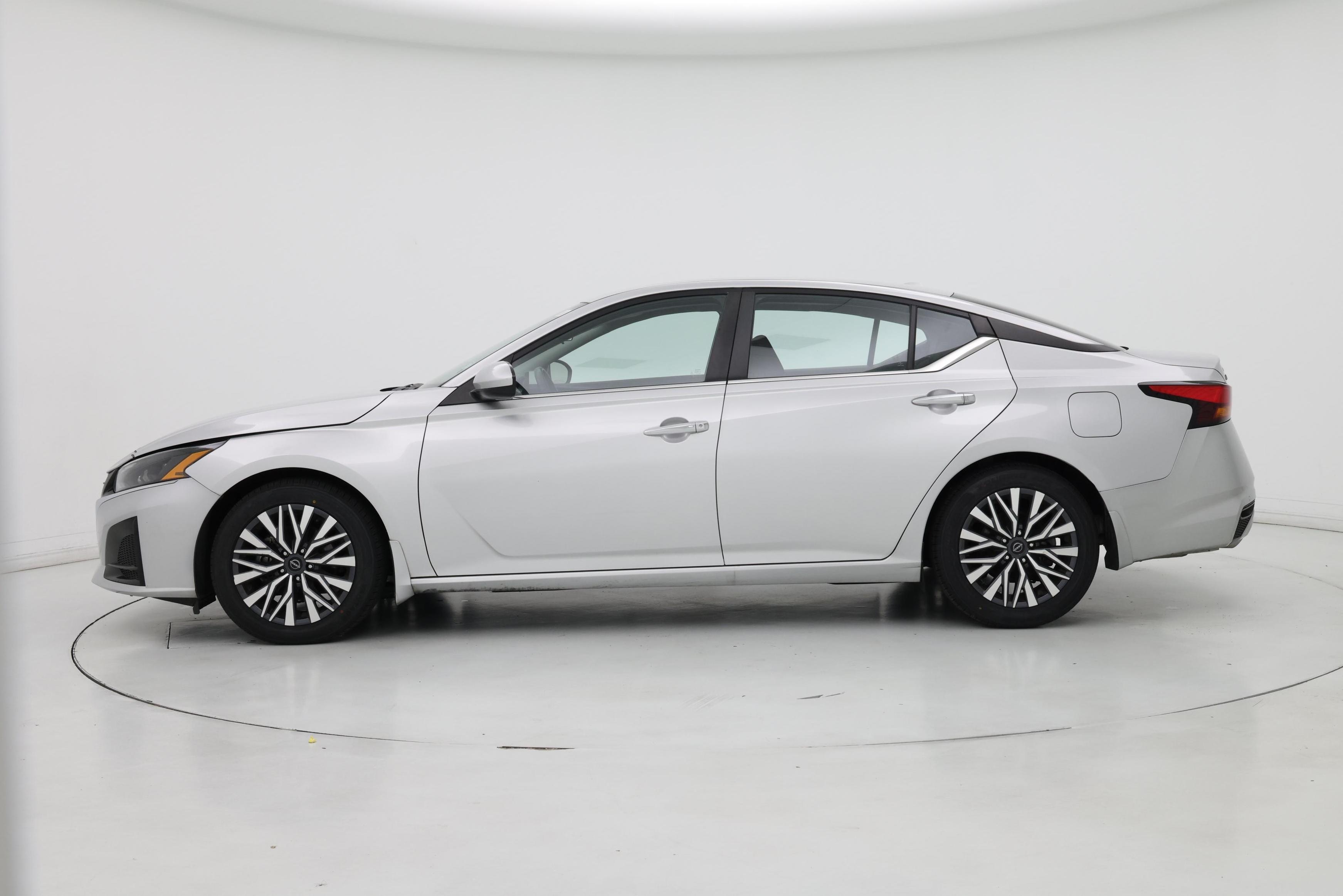 Thumbnail: 2024 Nissan Altima - 3